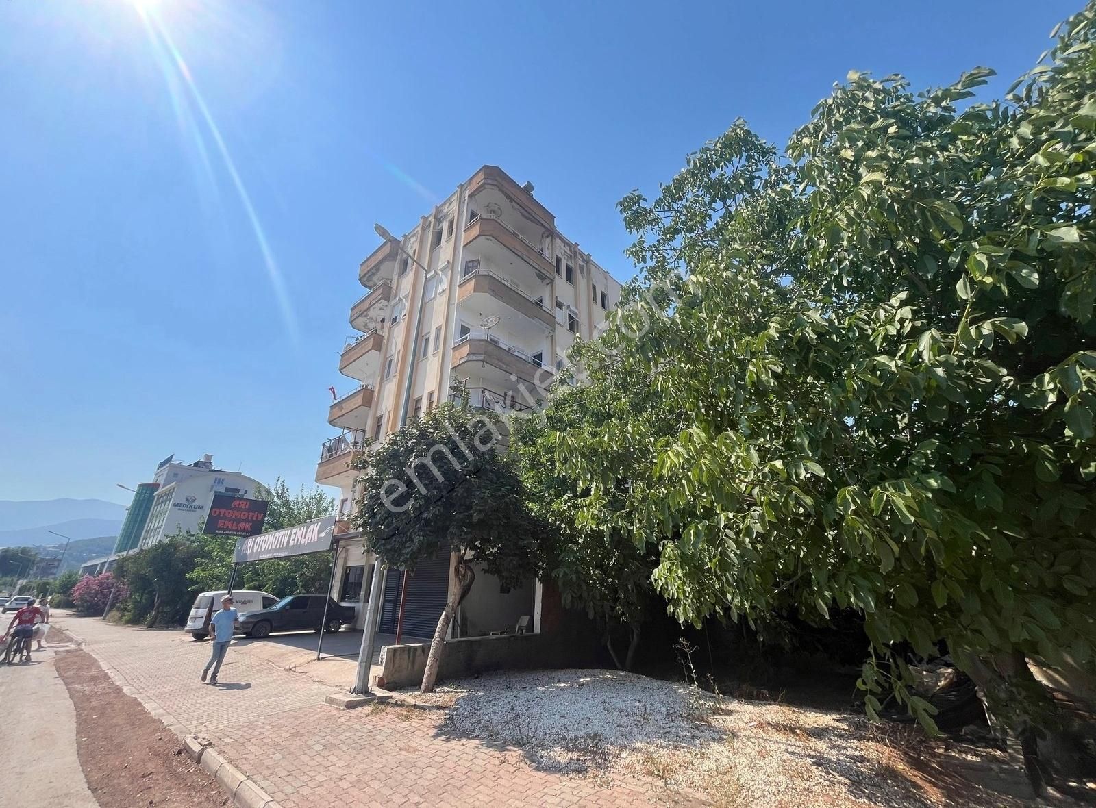 Medikum Yanında Cadde Üzerinde Satılık 3+1 Daire - Görsel 18