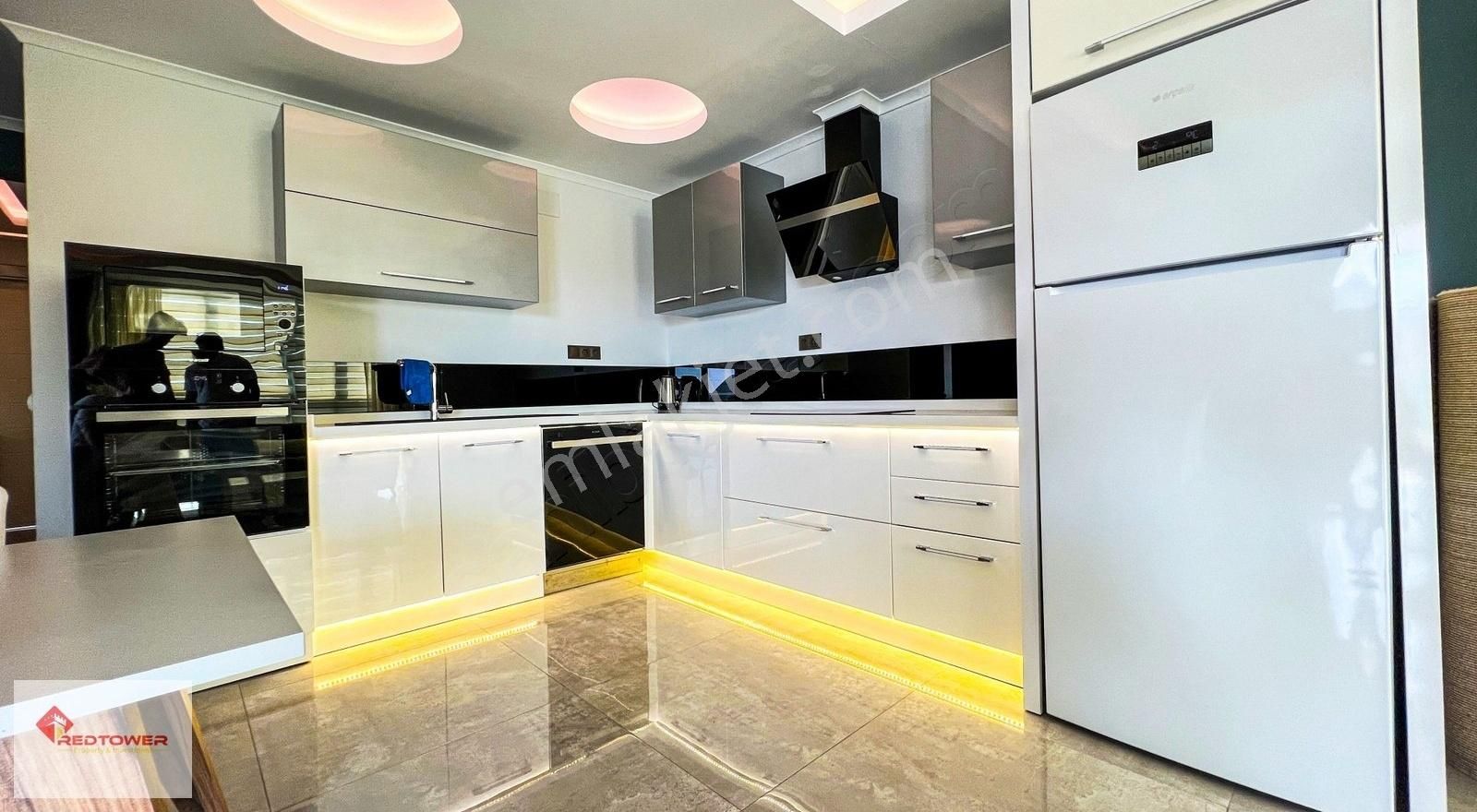 Alanya Oba'da Eşyalı Geniş Balkonlu 3+1 Satılık Daire - Görsel 3