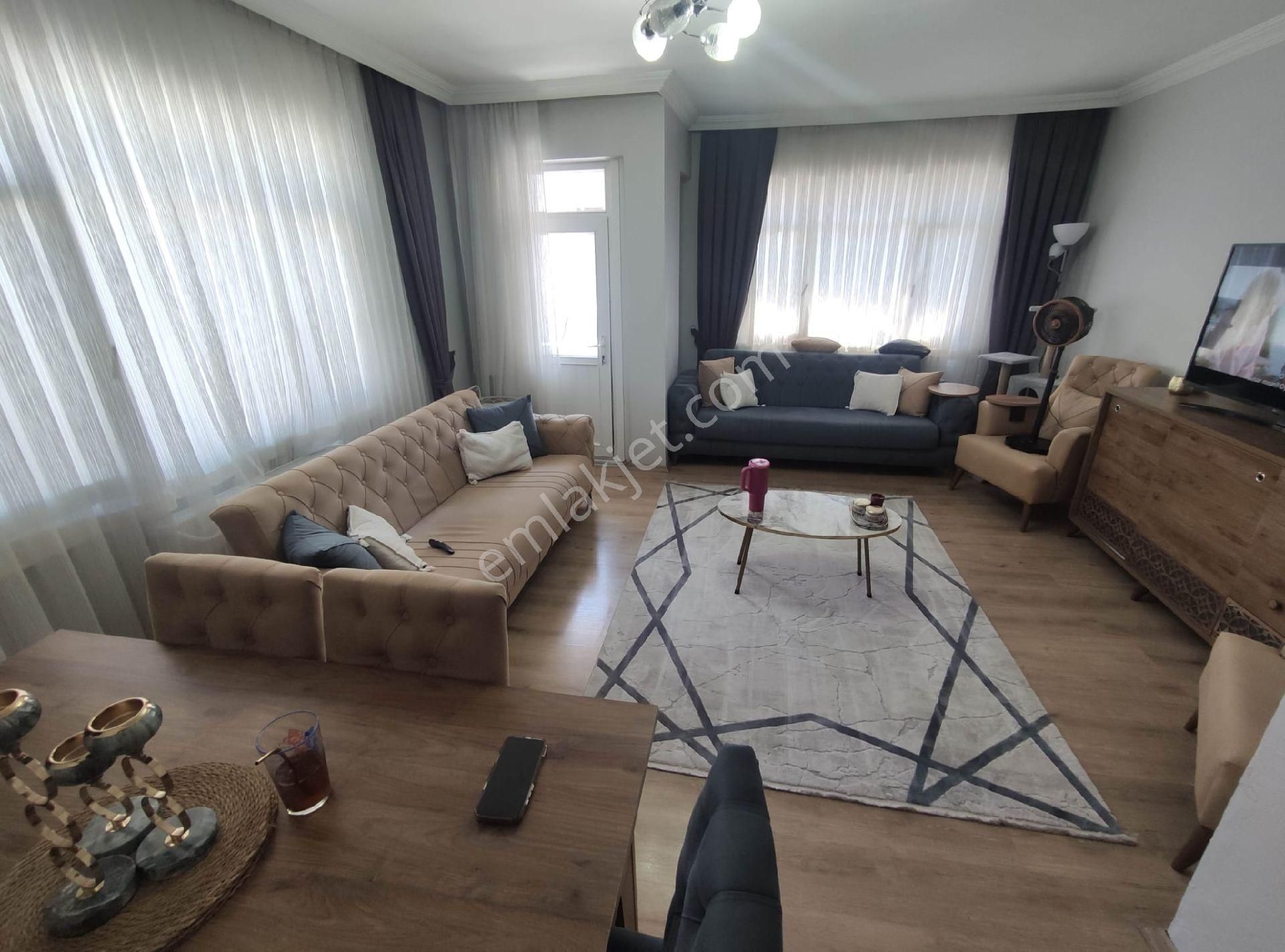 Kağıthane 2.katta Balkonlu Ferah 2+1 Satılık Daire
