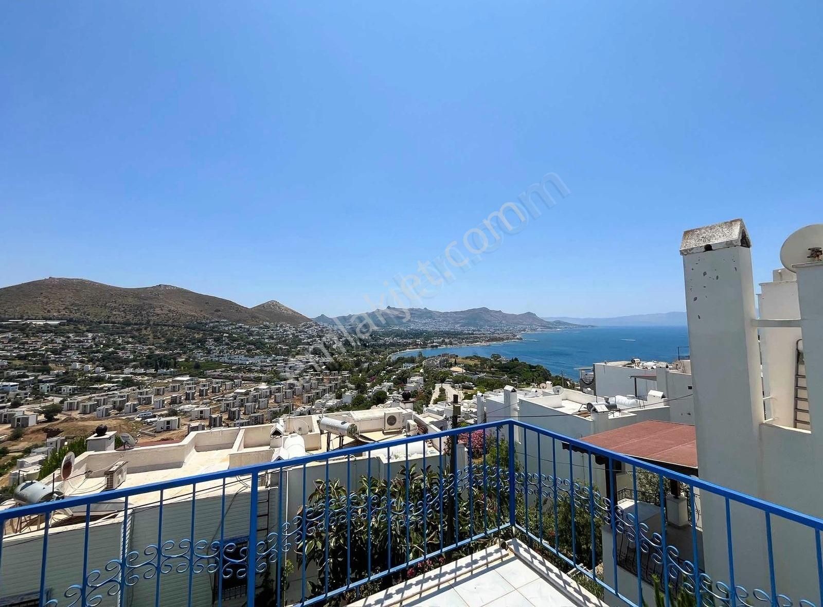 Eşsiz Konumda Satılık Triplex Villa