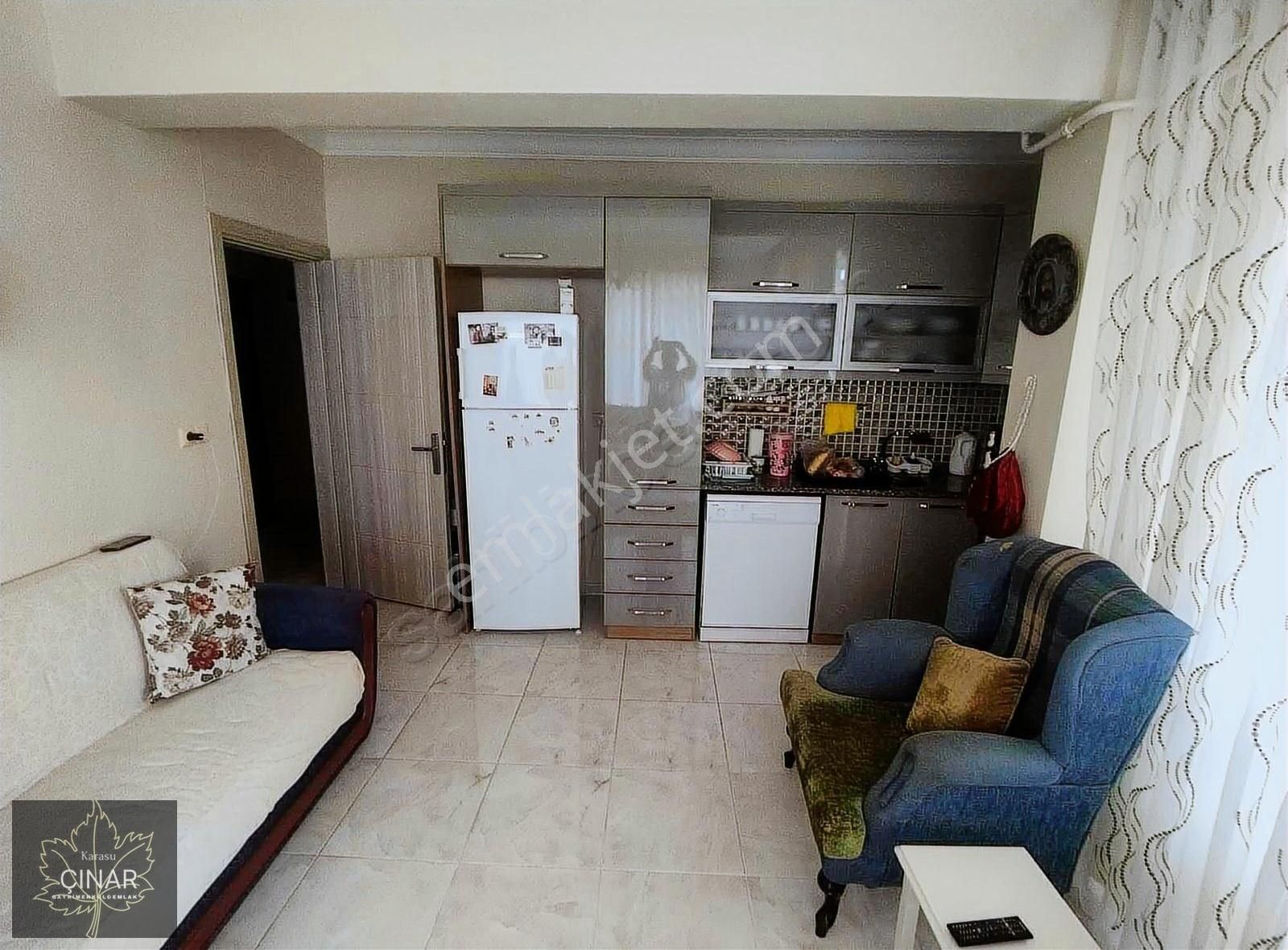 Karasu Çınar Gayrimenkul"den Ara Kat 2+1 Havuzlu