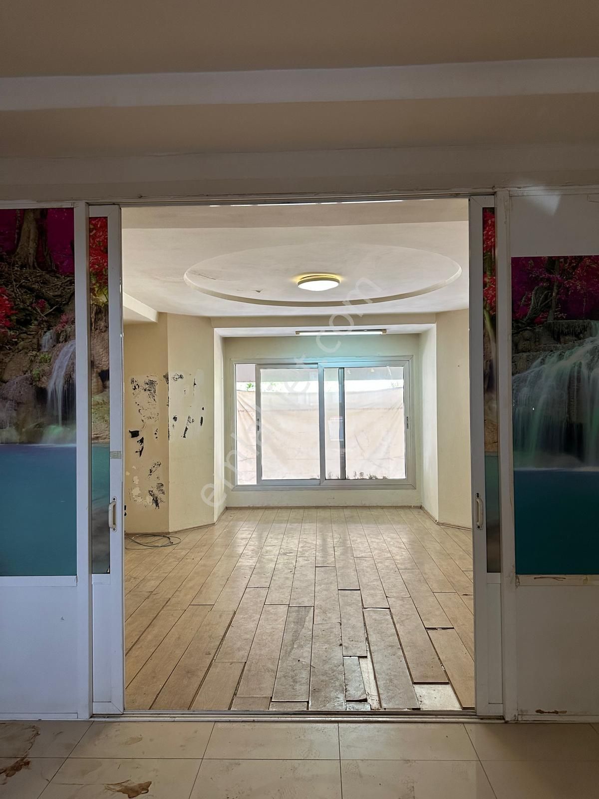 Tabela Değeri Yüksek Yeşillik Caddesinde Satılık Dükkan - Görsel 12