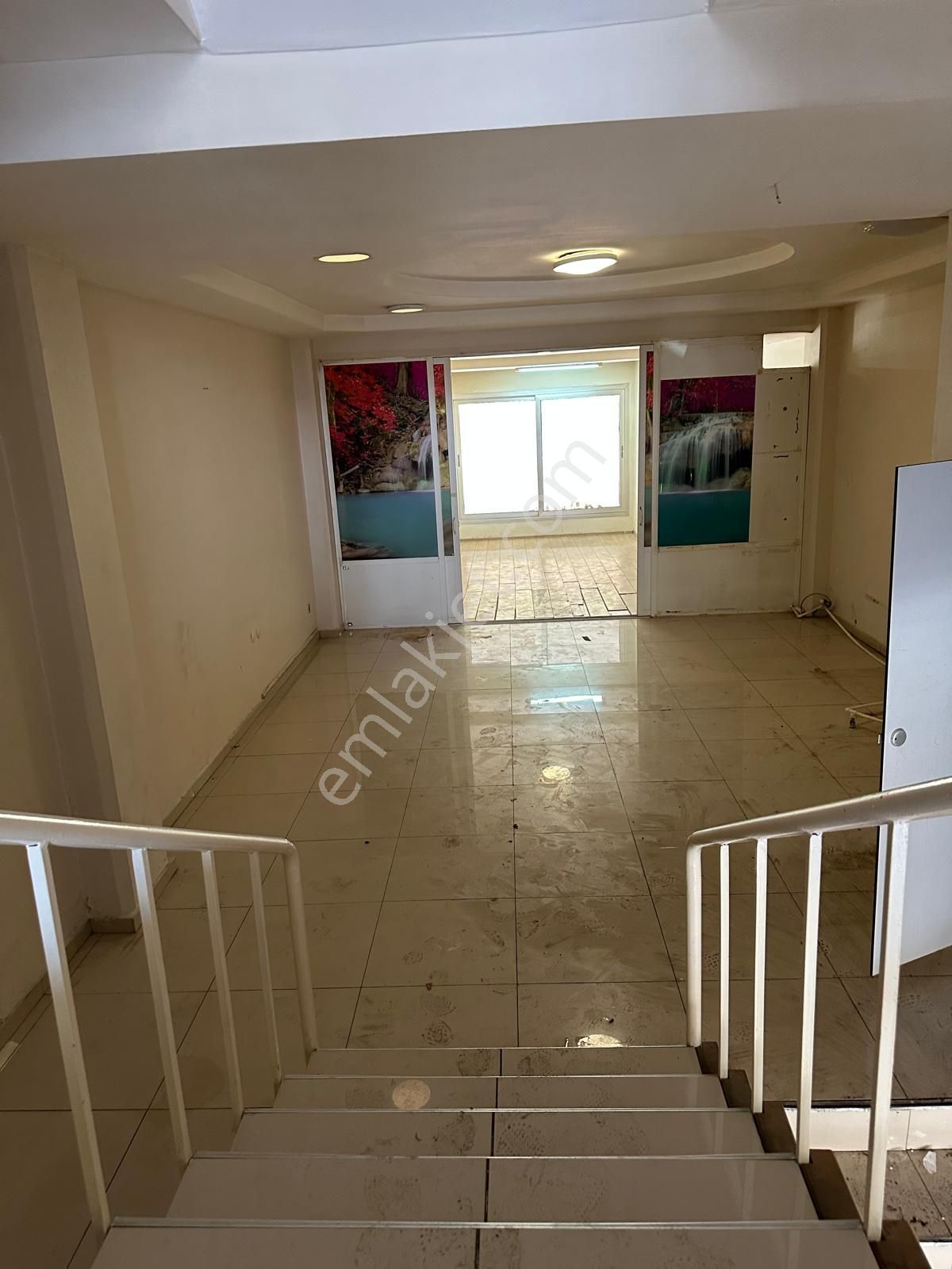 Tabela Değeri Yüksek Yeşillik Caddesinde Satılık Dükkan - Görsel 7