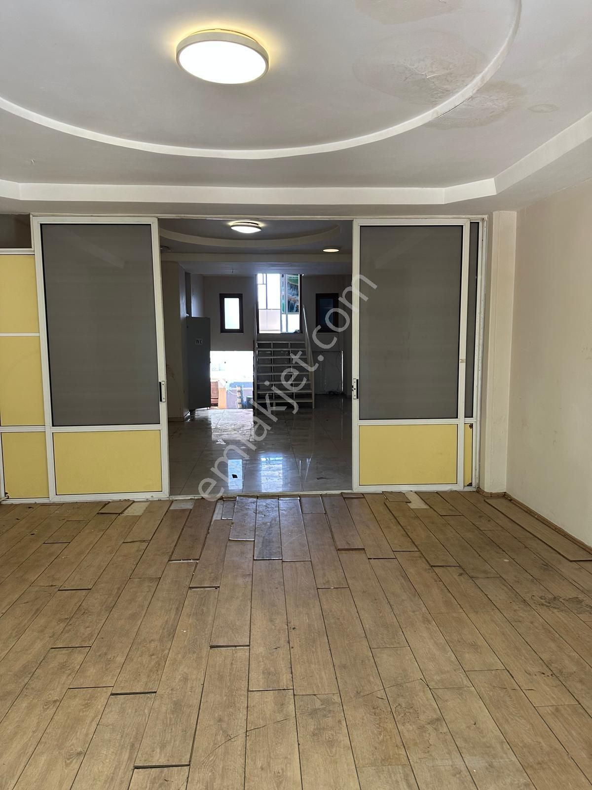 Tabela Değeri Yüksek Yeşillik Caddesinde Satılık Dükkan - Görsel 8