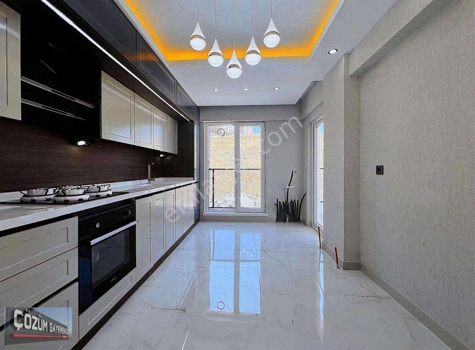 Sıfır 3+1 2.kat Konumunda Full+full Yapılı Teras Balkon Güney