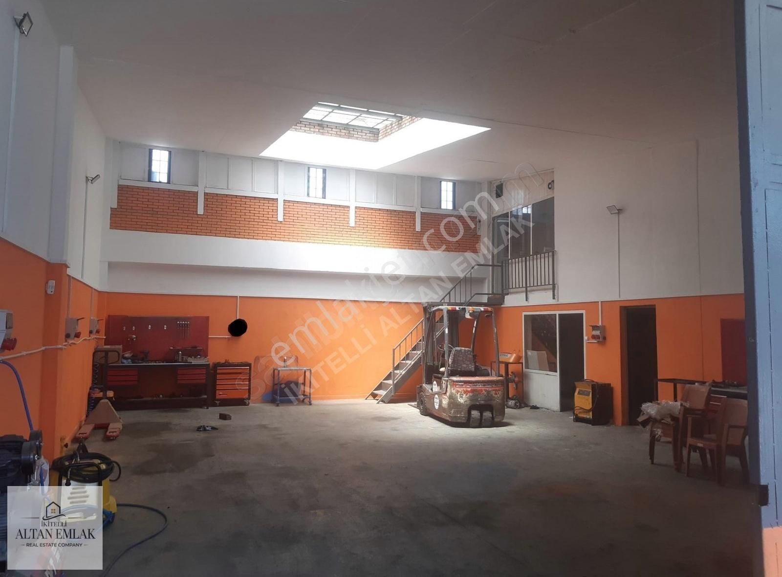 Atatürk Oto Sanayinde Kiralık Temiz, Sundurmalı İşyeri
