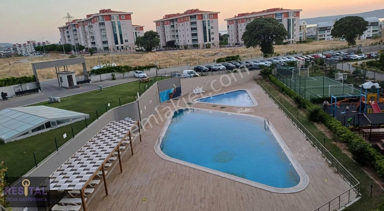Ç.kale Kepez Hamidiye Mah'de Boğaz Manzaralı Eşyalı 3+1
