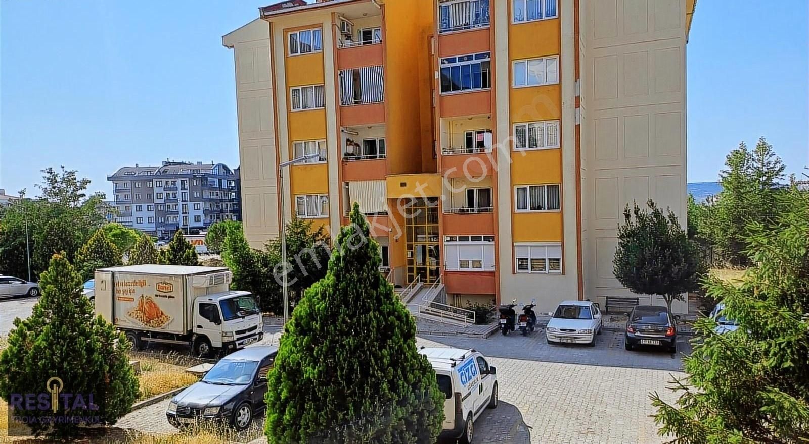 Ç.kale Kepez Hamidiye Mah. Toki 960 Konutları Ayrı Mutfaklı 2+1