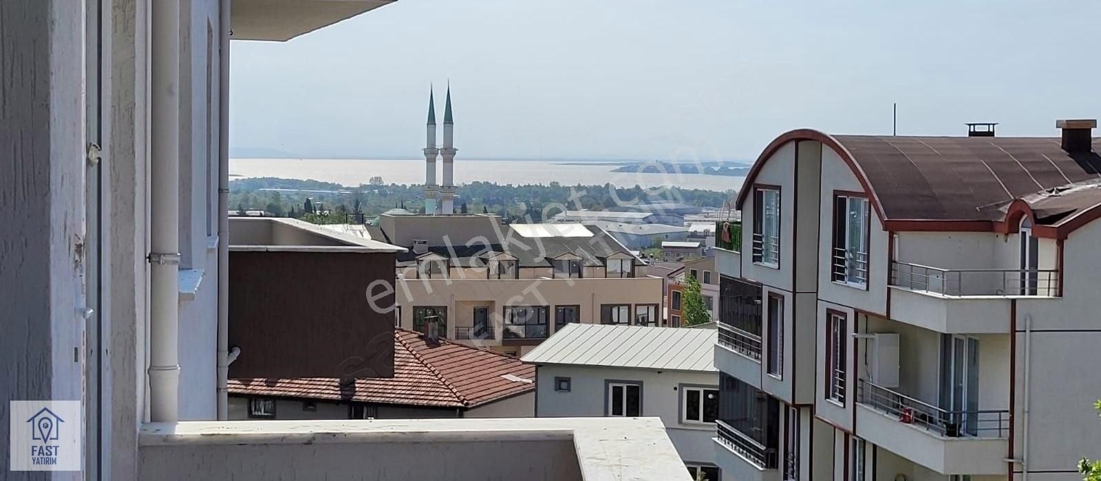 Nilüfer Akçalar'da Göl Manzaralı Satılık Daire