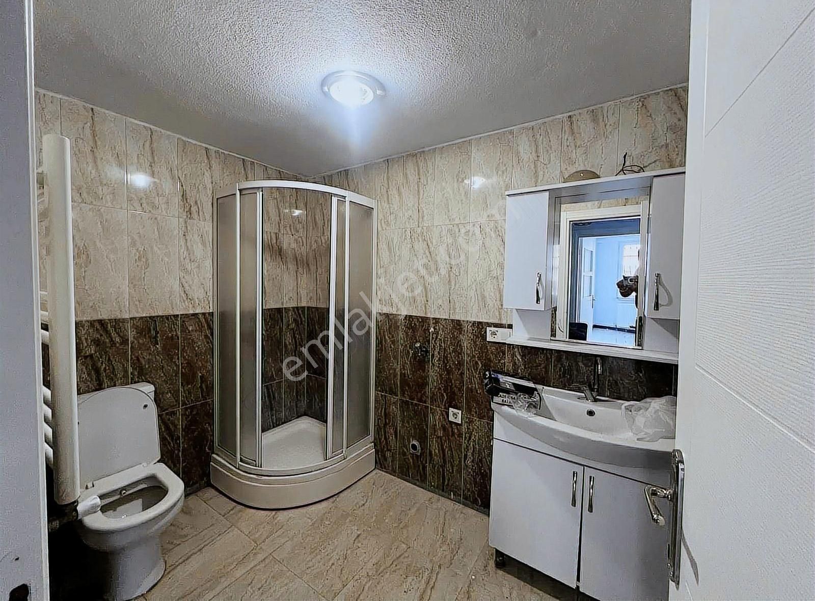Akçaburgaz Mah. Satılık Daire Yüksek Giriş 90 M2
