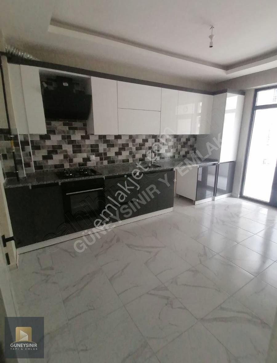 Karatay Mengene Caddesinde Site İçerisinde 3+1 Arakat Geniş
