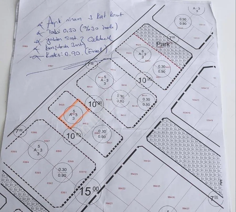 Haydar Emlaktan Marmaracıkta 400 M2 Müstakil,2 Yola Cepheli,3 Kat İmarlı Arsa