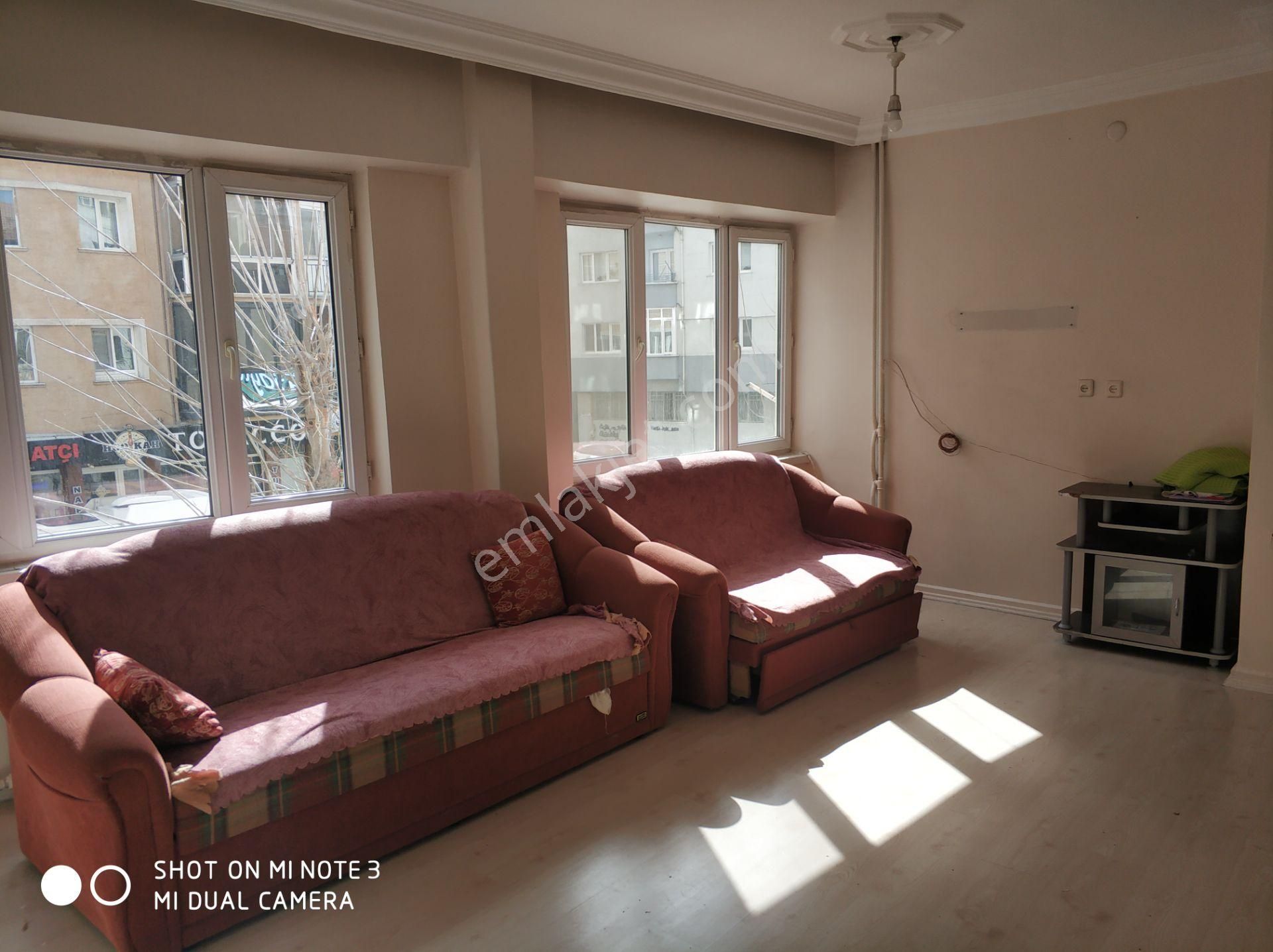 Bahçelievler Mah. Seylap Caddesi Üstü Güney Cephe Kiralık 3+1 Daire