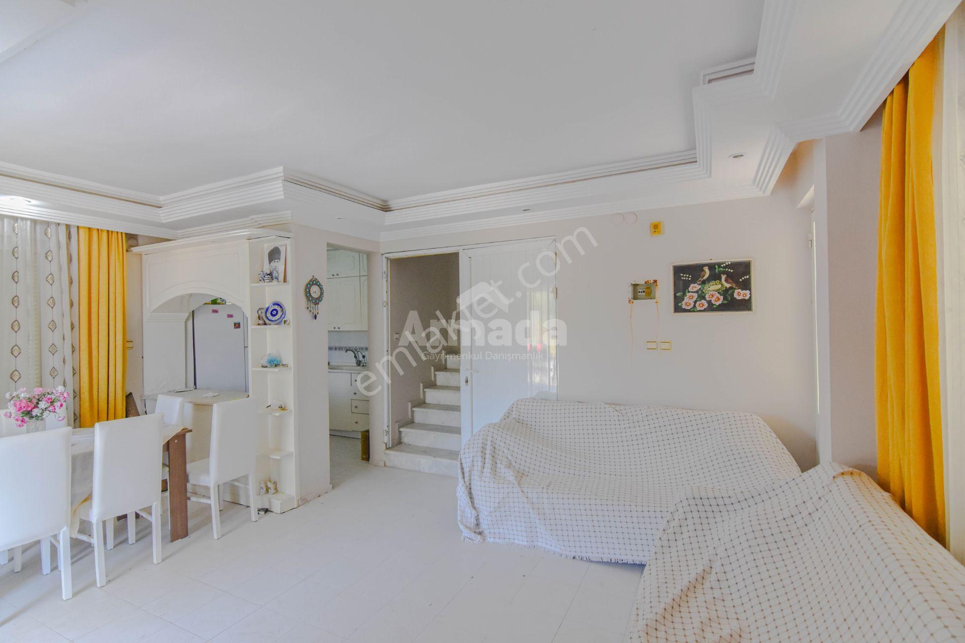 Kuşadası Soğucak Aşiyan Sitesi'nde Full Deniz Manzaralı Villa - Görsel 3