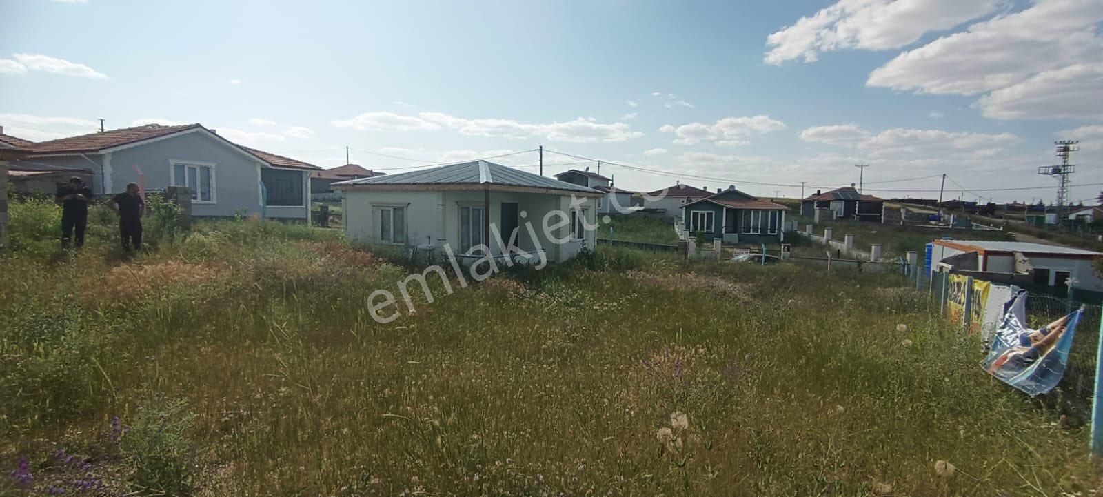 Tekin Emlaktan Kavaklı Da 500 M2 Elektrik Su Var Acil Satılık !!!