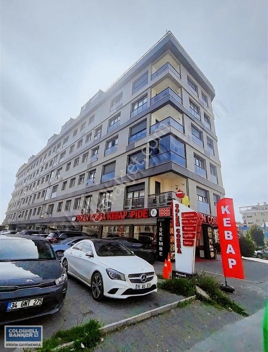 Minibüs Caddesi Üzeri Bölgenin Marka Binasında Satılık 3+1 Daire