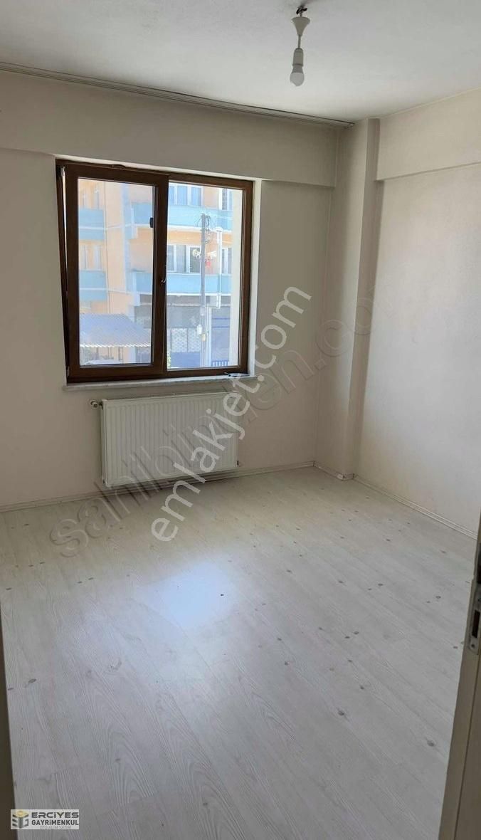 Kiralık 2+1 Ara Kat Daire