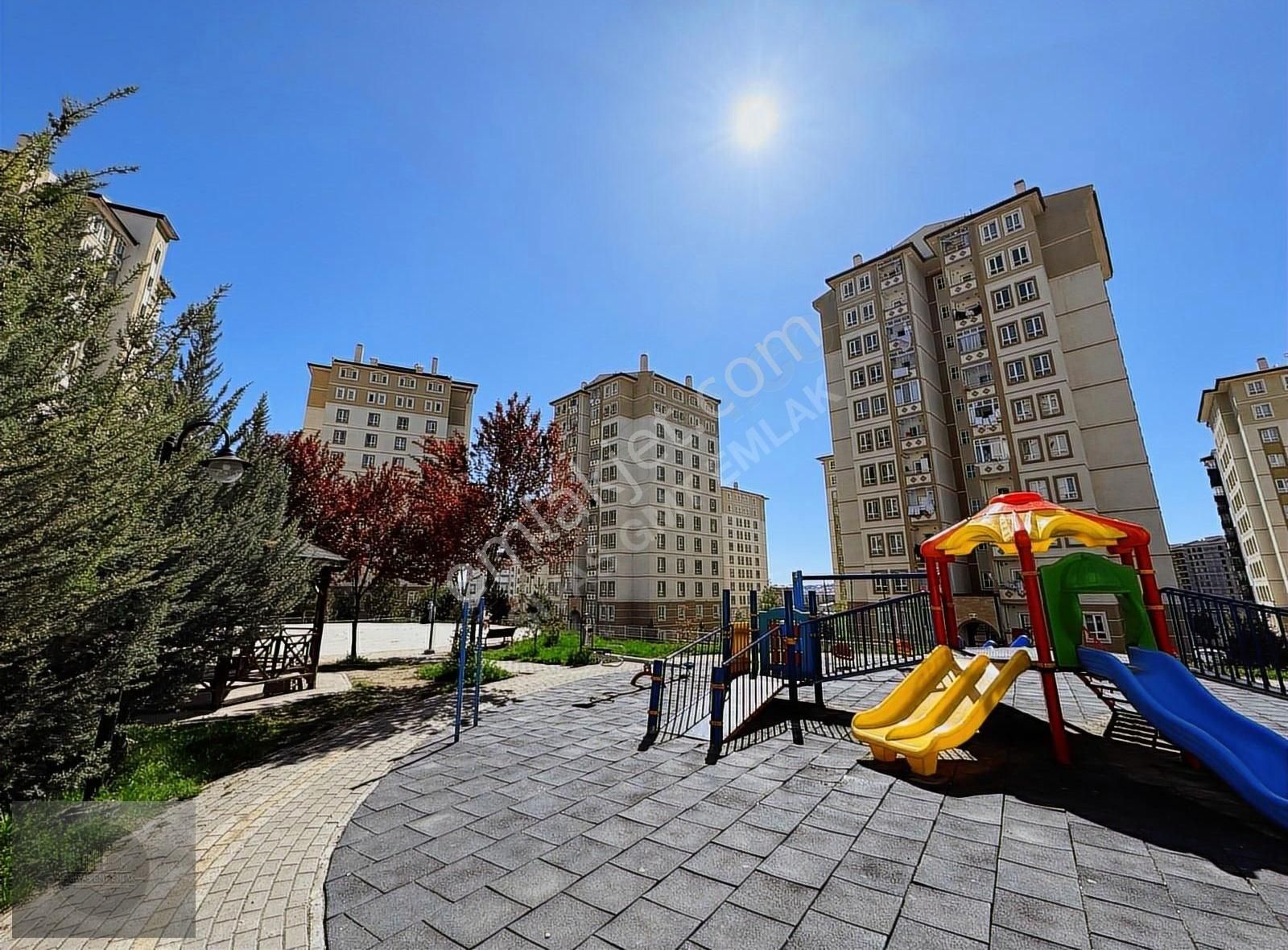 Sivas Gmt Emlak'tan Özbelsan Toki Konutlarında 3+1 Kiralık Daire