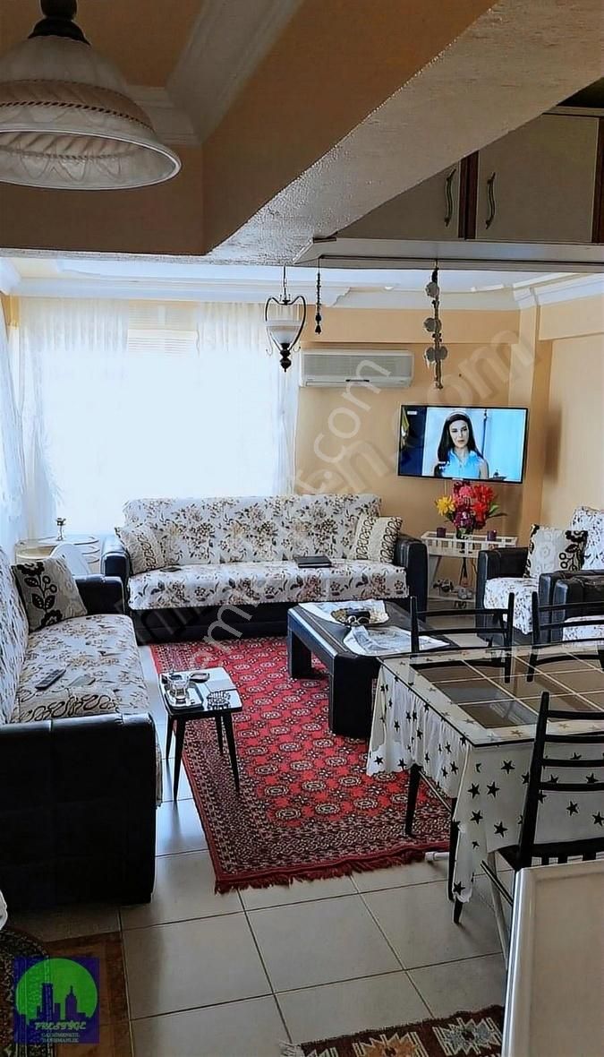 Gemlik/kumla'da Denize Sıfır Ferah Kullanışlı Deniz Manzaralı2+1