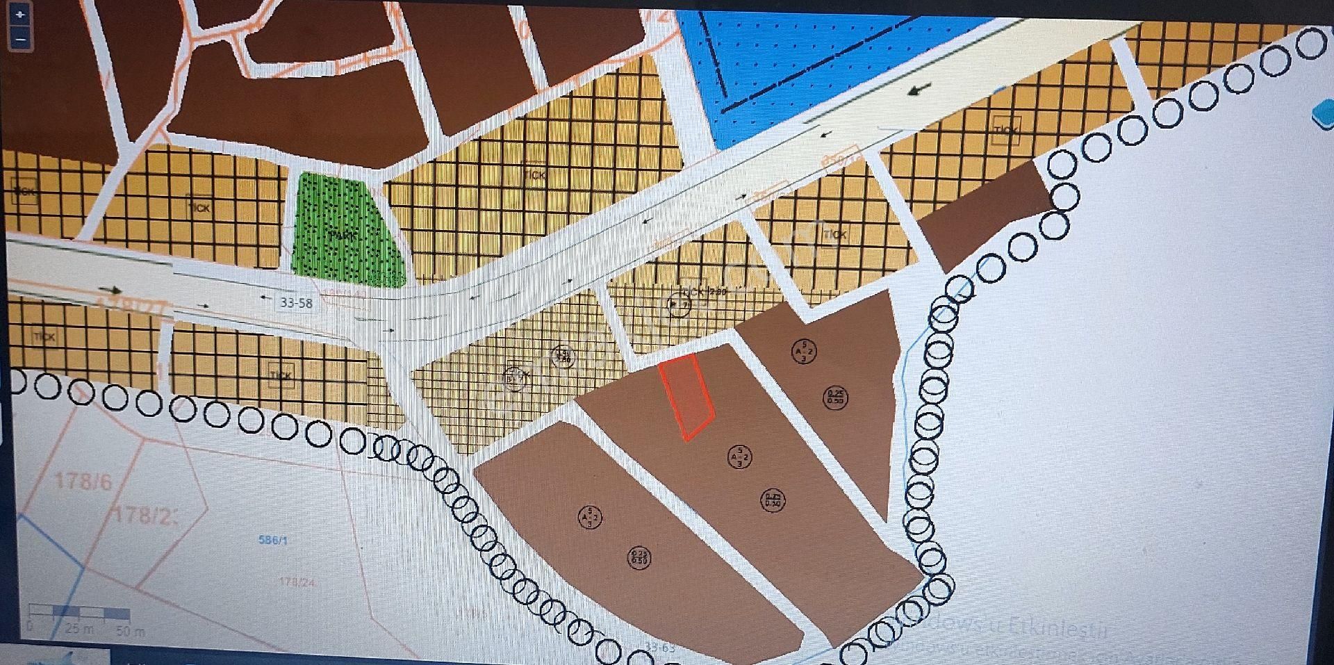 Çağlayan Emlaktan Gülnar Saray Mahallesi Top Sahası Karşısında Satılık Parsel - Görsel 4