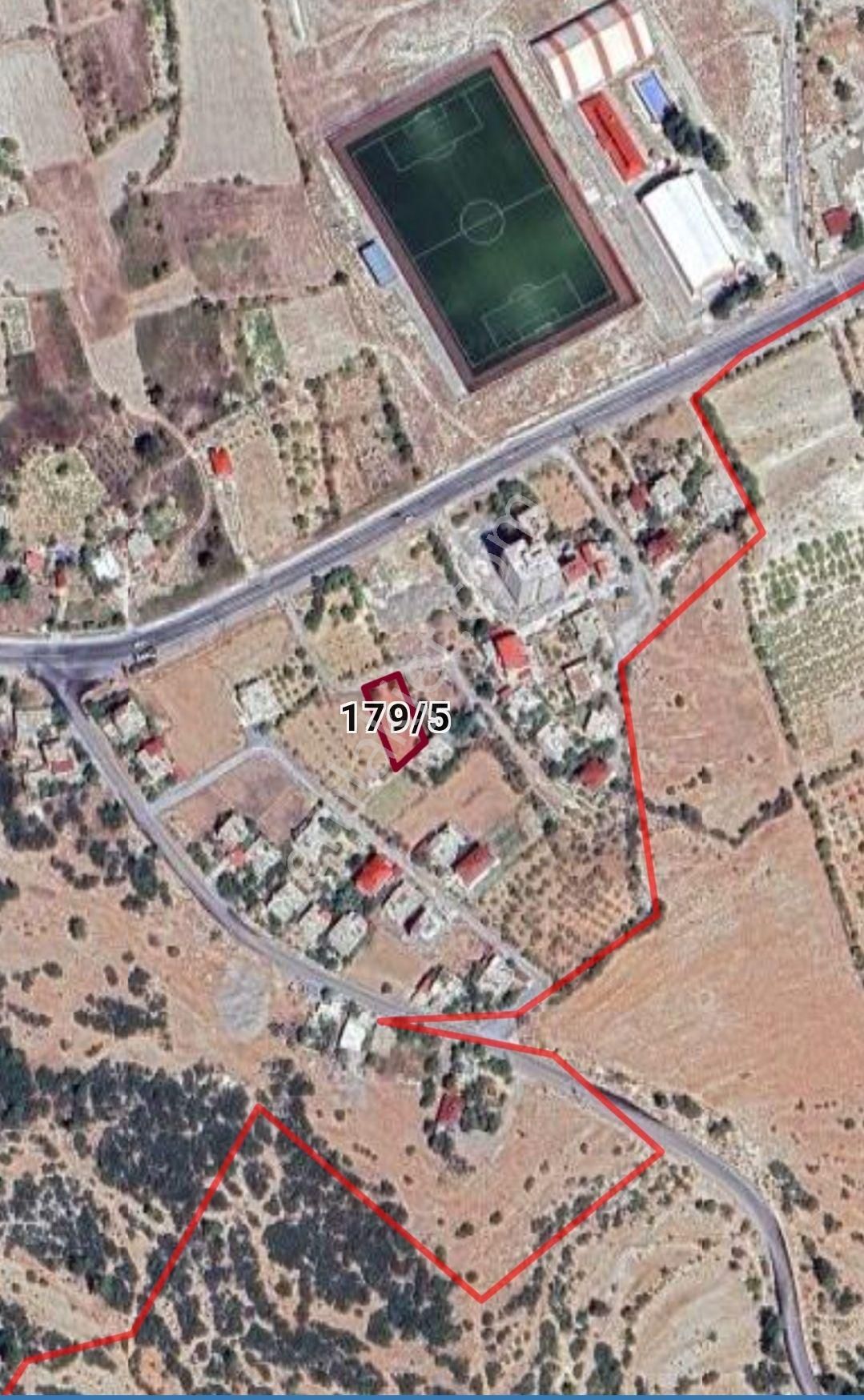 Çağlayan Emlaktan Gülnar Saray Mahallesi Top Sahası Karşısında Satılık Parsel