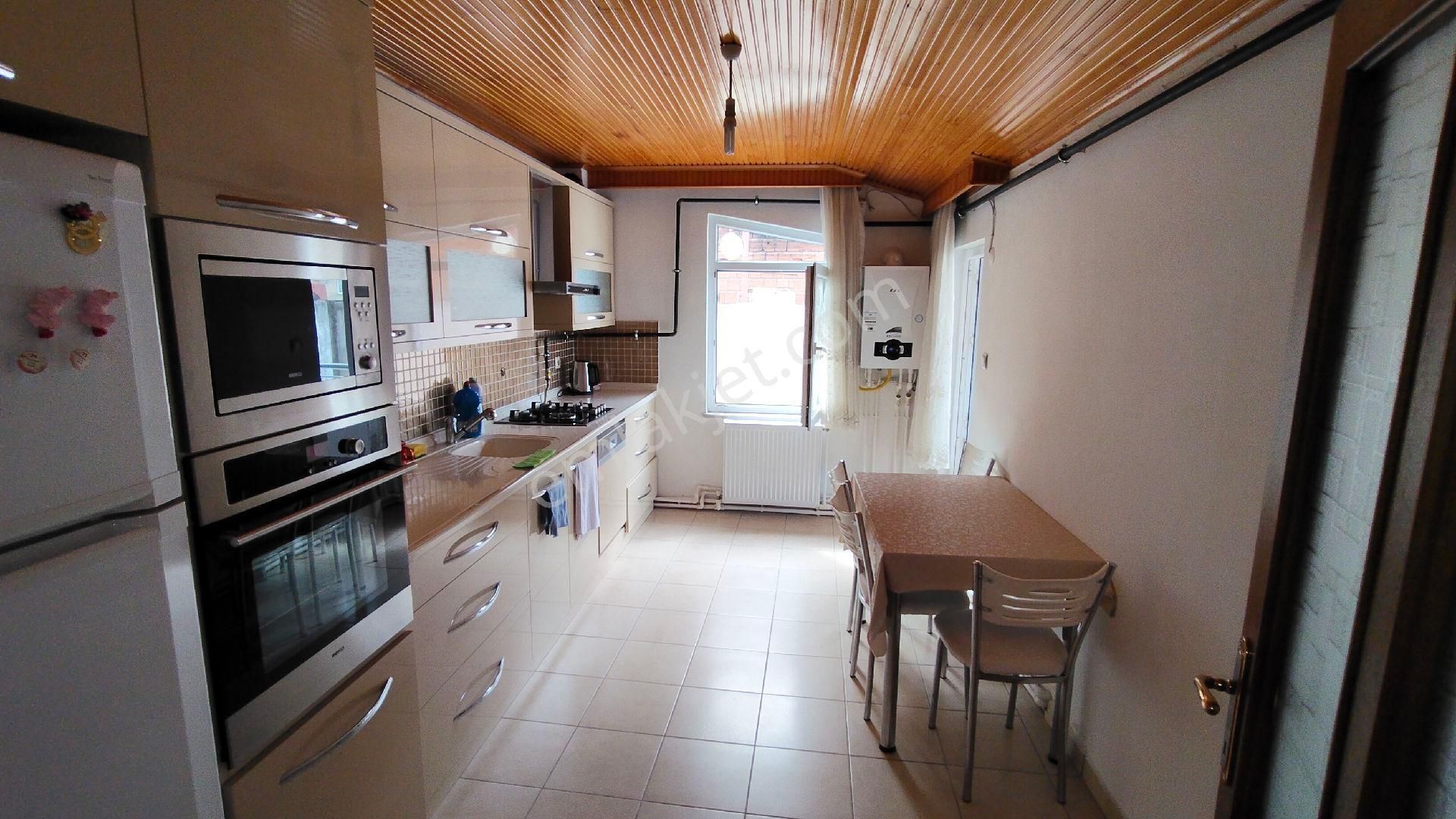 Subaşı Mah. Doğum Hastanesi Yanı 180m2 4+1 4.kat Çatı Katı