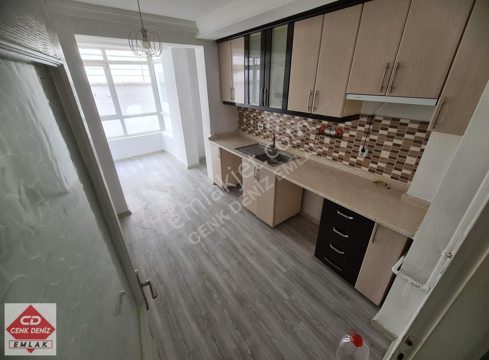 Geniş Daire Arayanlara Cadde Üzeri Giriş Kat Masrafsız 2+1