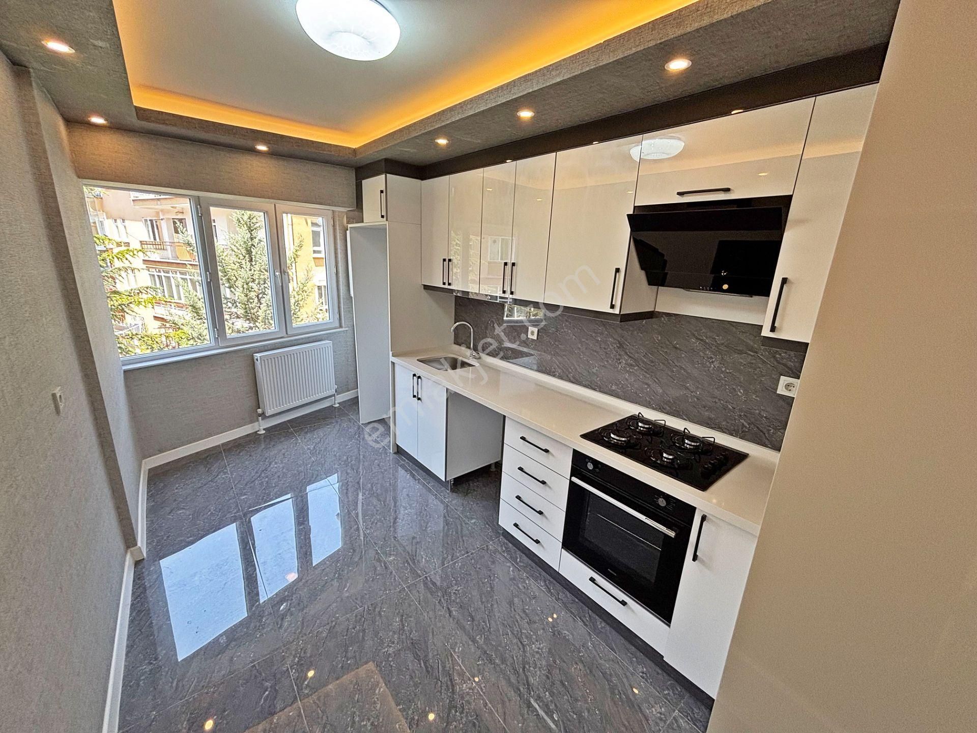 3+1 Merkezi Konumda Bağımsız Salon 1. Kat Ebeveyn Banyolu Daire! - Görsel 2