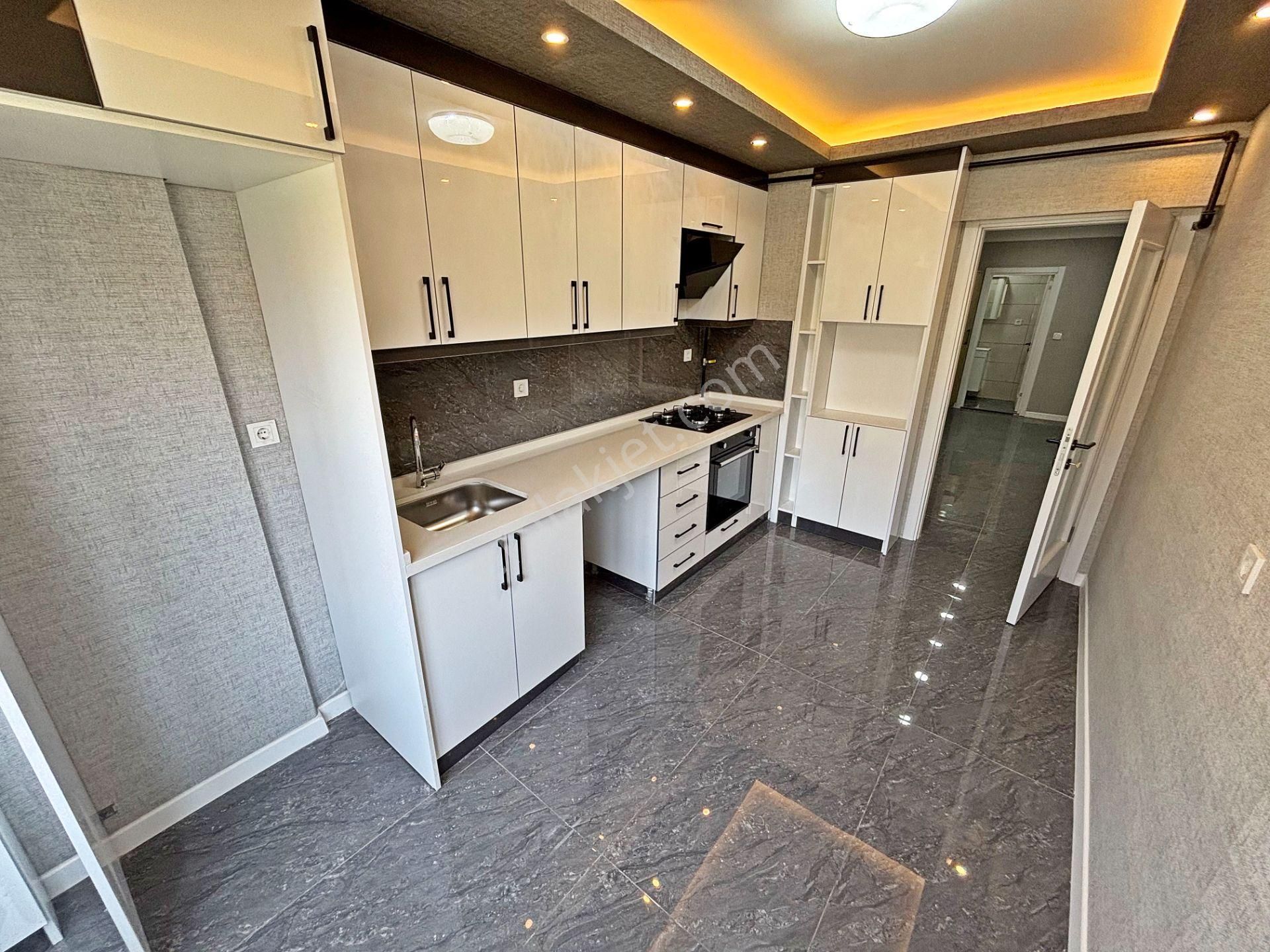 3+1 Merkezi Konumda Bağımsız Salon 1. Kat Ebeveyn Banyolu Daire! - Görsel 7