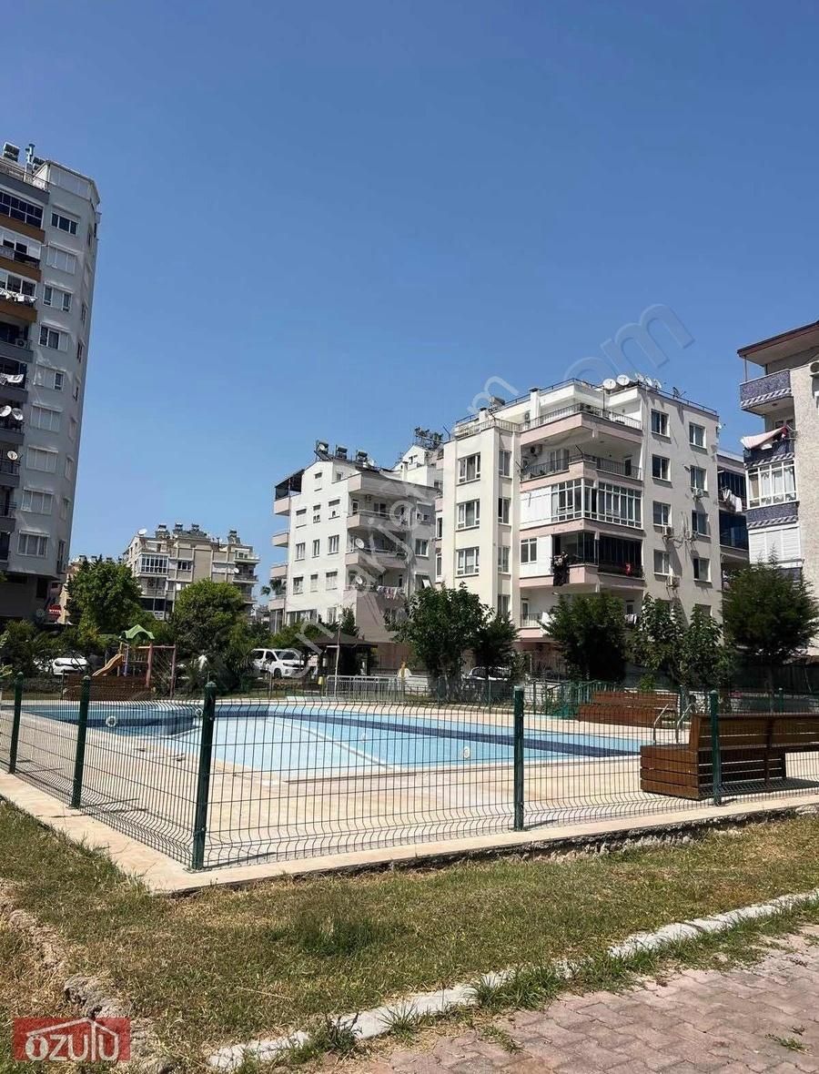 Çağlayan Mahallesinde Havuzlu Merkezi Konumda 3+1