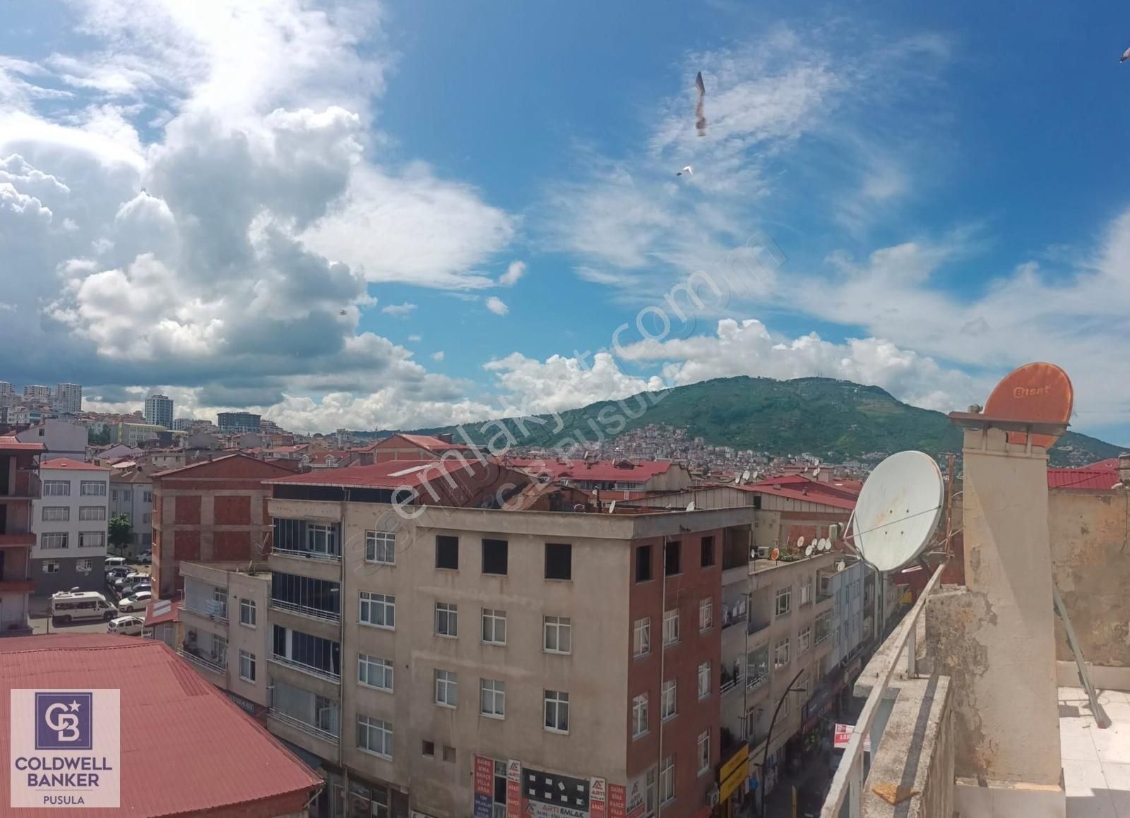 Çarşı İçinde 2+1 Geniş Ve Manzaralı Satılık Daire