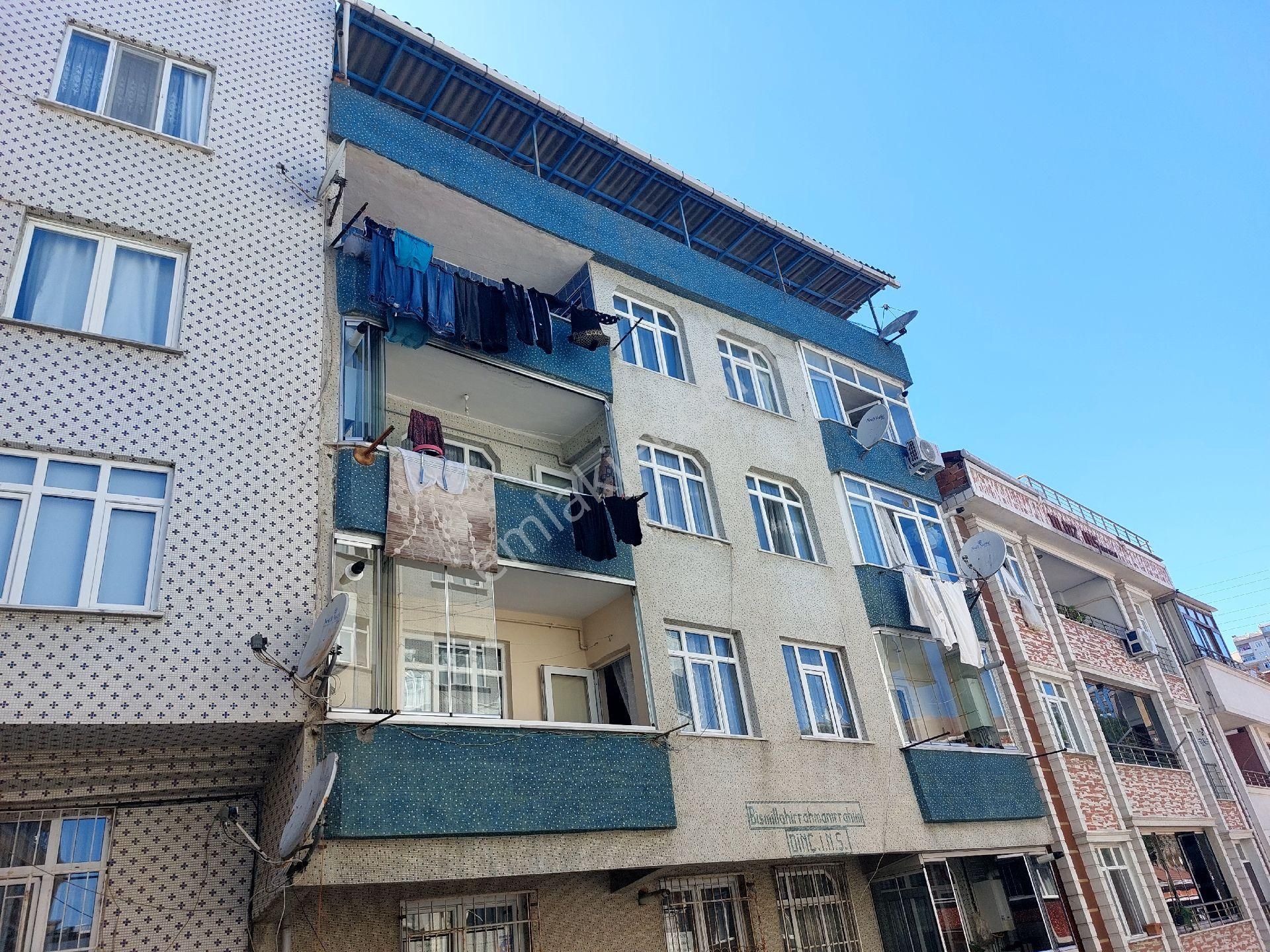 Gaziosmanpaşa Küçükköy Yeni Mah Satılık Çatı Kat Toprak Tapulu Balkonlu 3+1 150 M2