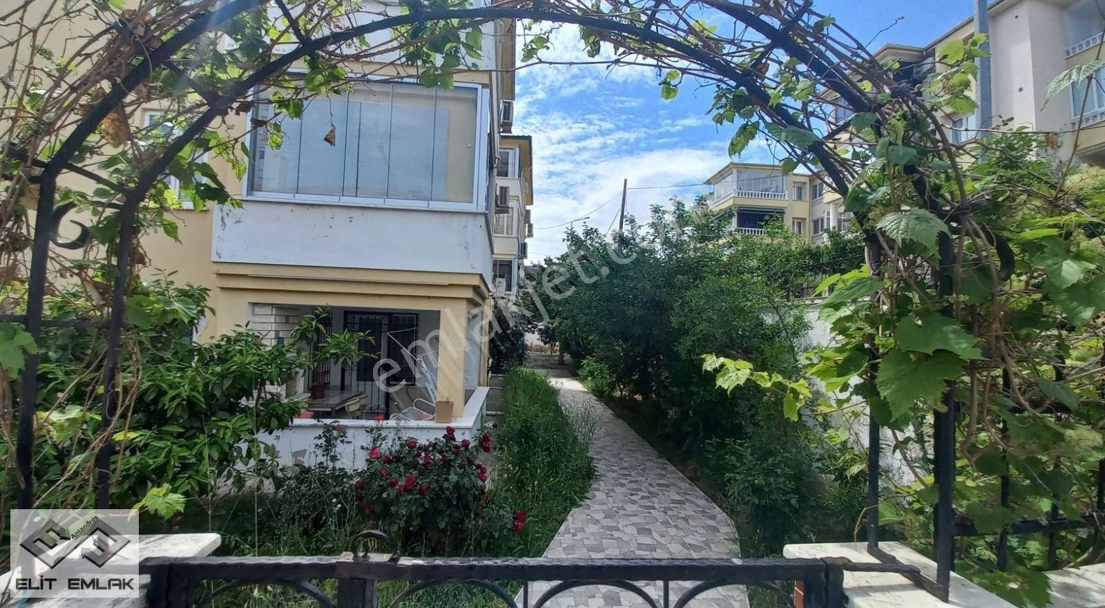 Altınoluk Merkezde Bahçe Katı Satılık Daire - Görsel 25