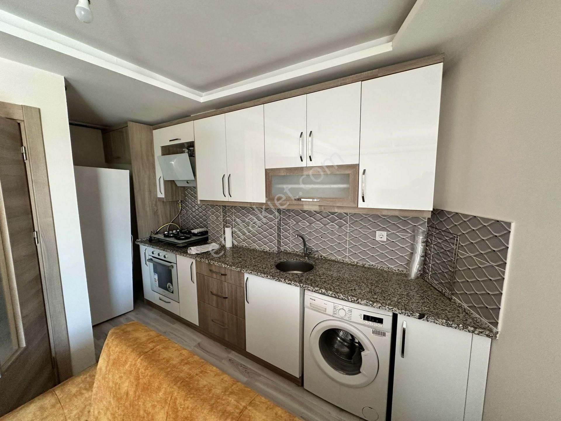 Zeki Emlak'tan Muradiye'de Eşyalı Ara Kat 2+1 Kiralık Daire