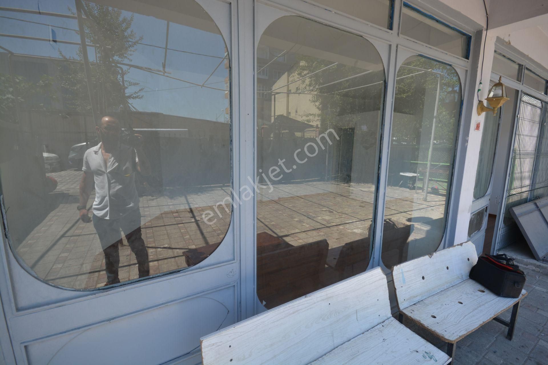 Eyüp Sultan Mah. Ulaşıma Yakın E Ticaret İçin Güzel Kiralık Dükkan