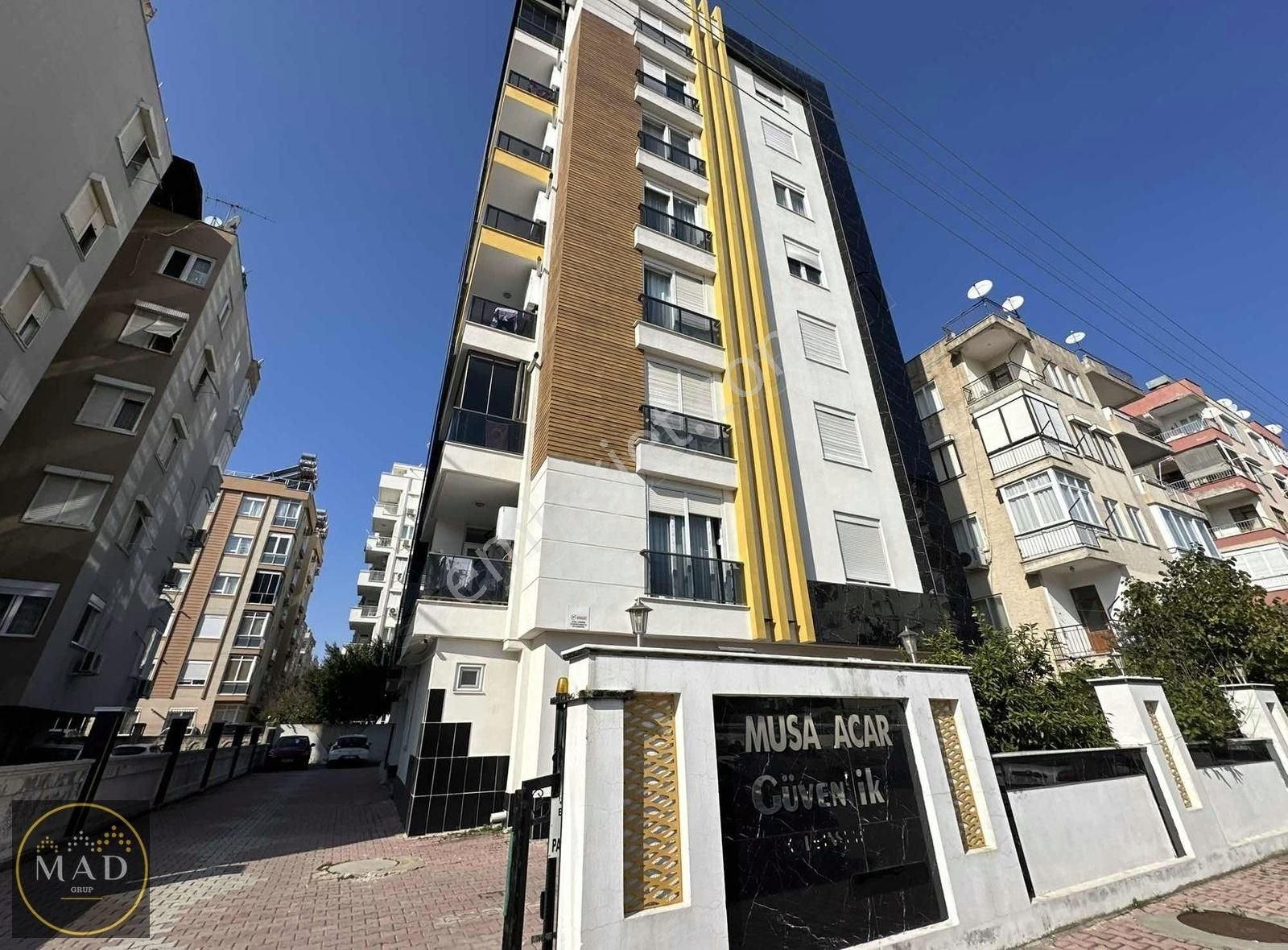 Emsalsiz Konumda Ferah Ayrı Mutfaklı Geniş Yeni Binada Ultra Lüx