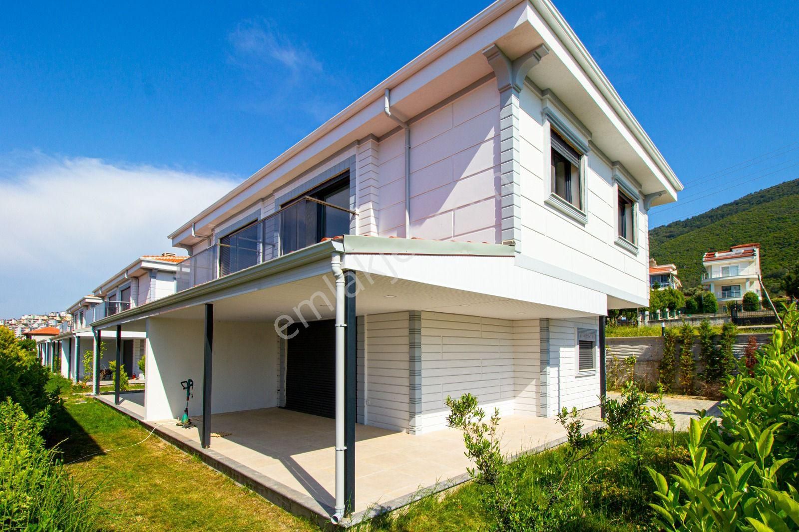 Kuşadası Güzelçamlı'da Satılık Site İçerisinde Sıfır Villa