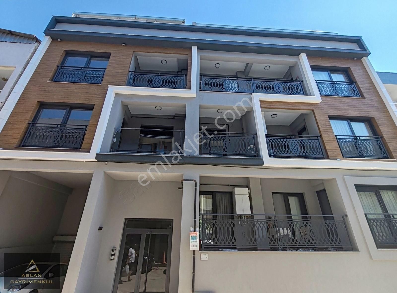 Karşıyaka Medikal Point Yakını Kiralık 1+1 Sıfır Daire
