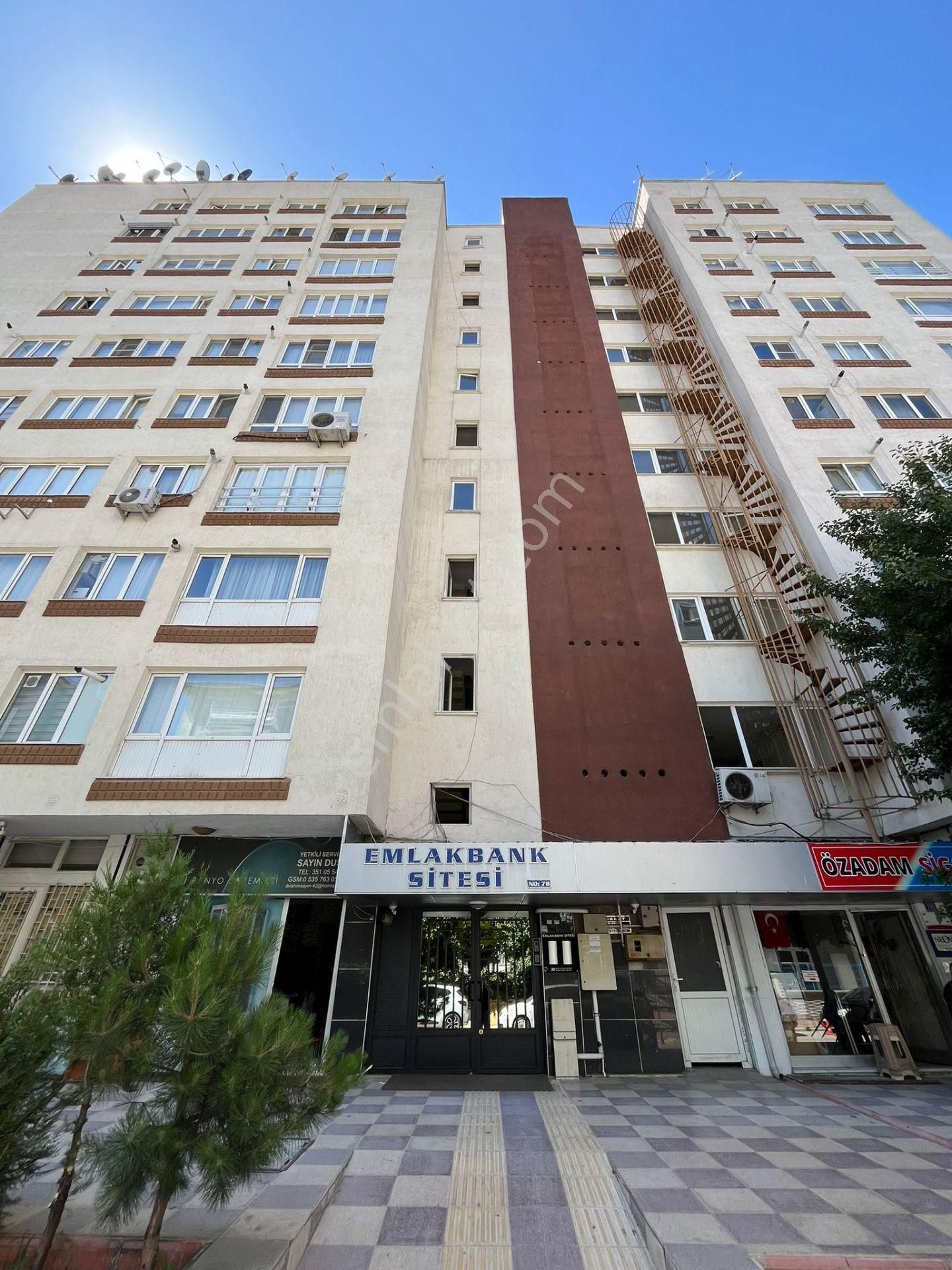 Nalçacı Cad Cephe Kuleye Yürüme Mesafesinde 2+1 Arakat Daire