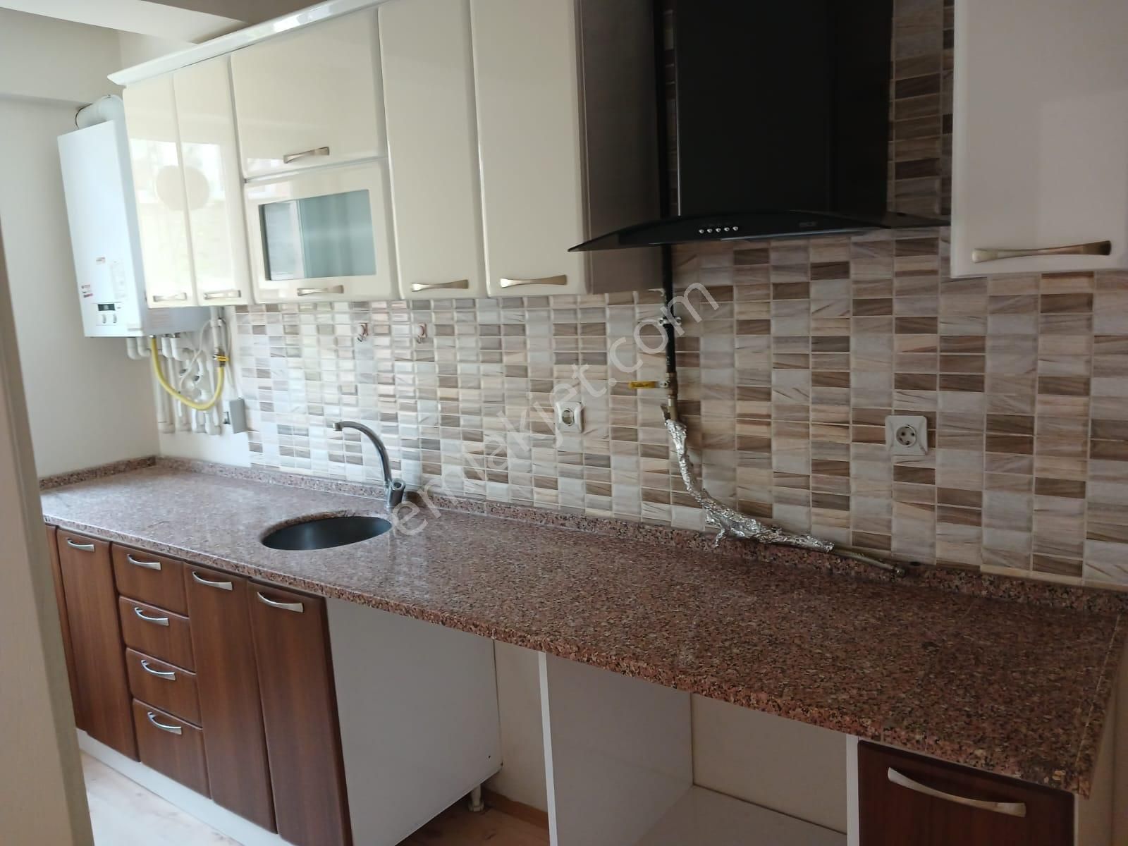 Eskişehir Mamure Mah. Çarşıya Yakın Kiralık 1+1 Daire