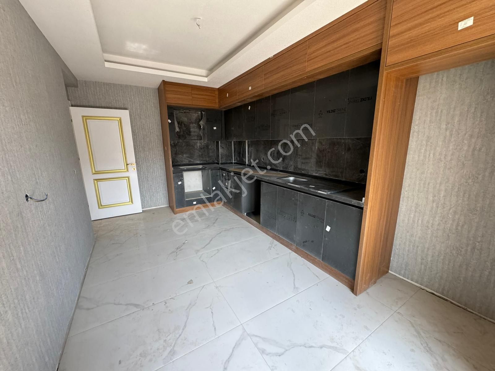 Selahaddin Eyyubi Mah’de Mete Konaklarının Yanı Satılık 2.5+1 & 3.5+1 Daireler