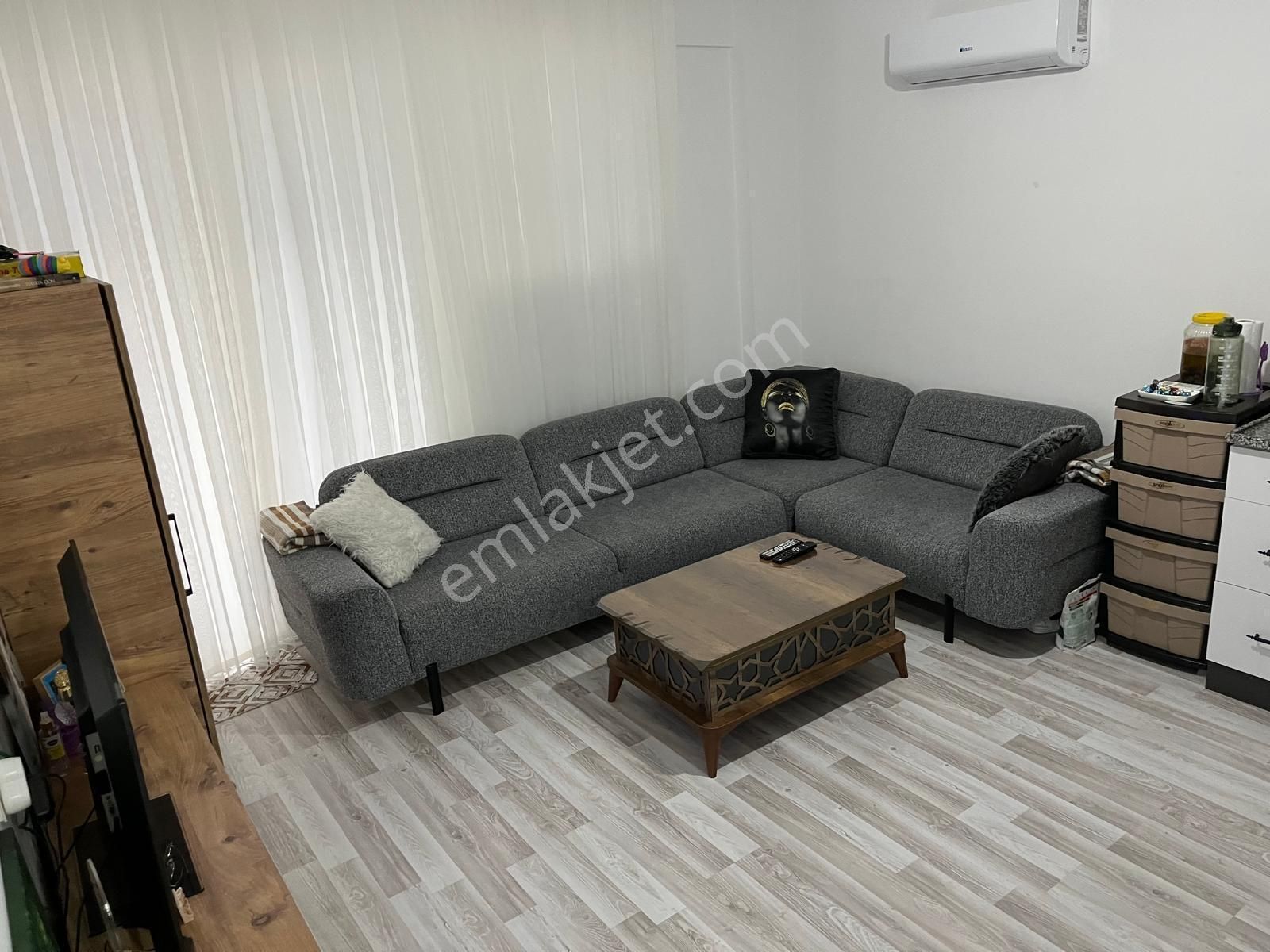 Cumhuriyet De 1+1 Daire Satılık