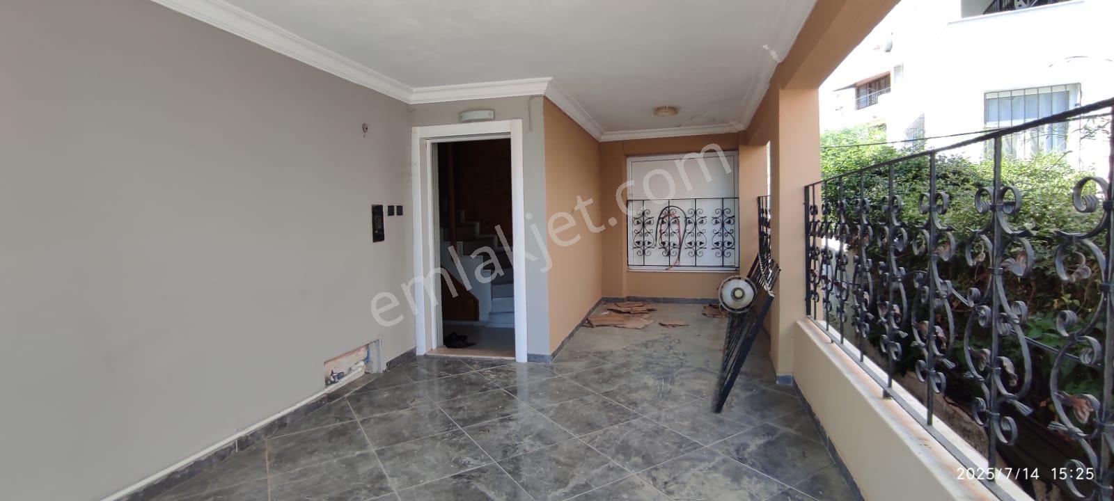 Kuşadası Merkezde Full Deniz Manzaralı 4+1 Veya 5+1 E Çevrilebilir Villa - Görsel 13