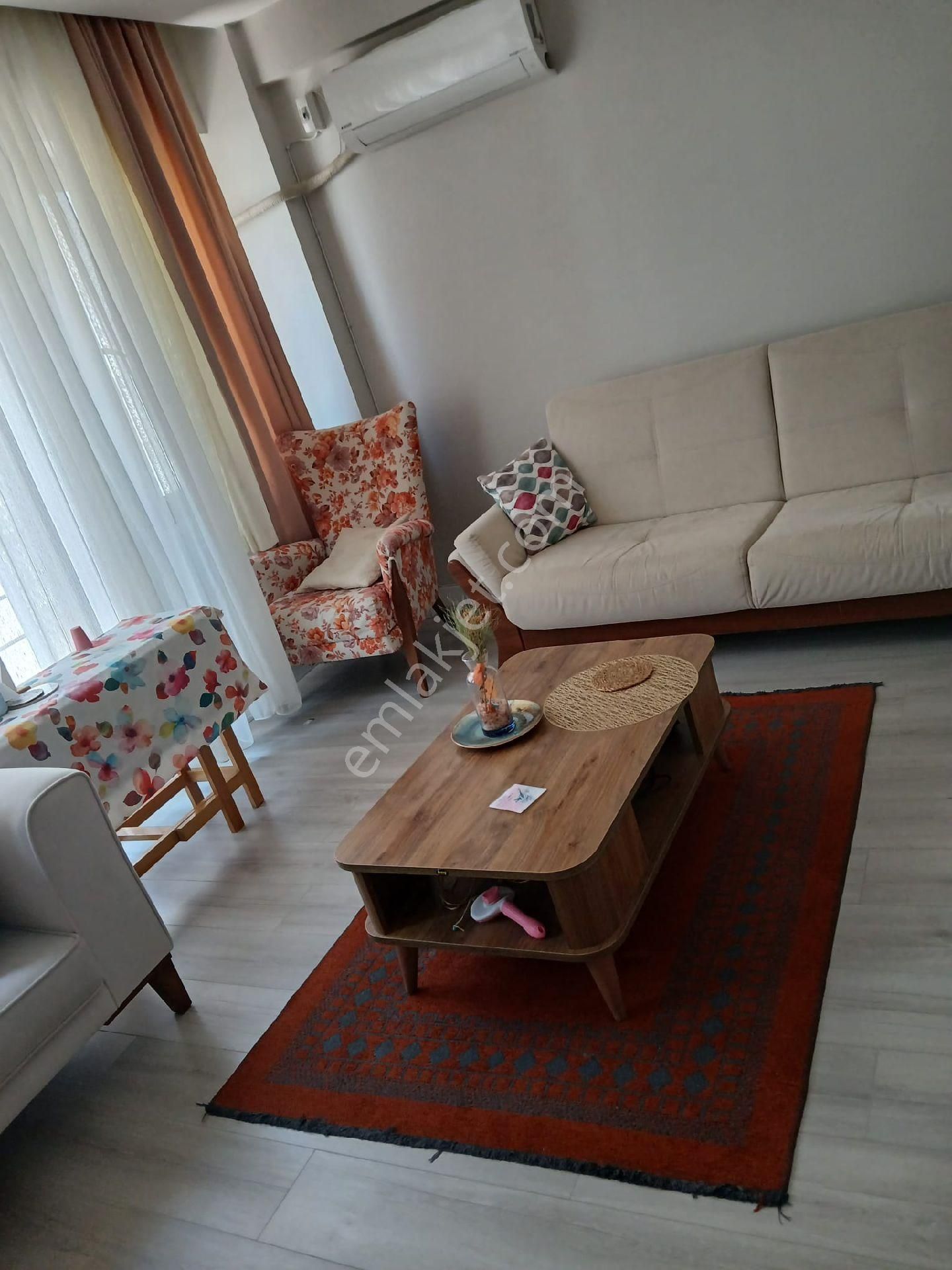 Kocamustafapaşa Da Yeni Binadan Satılık Daire