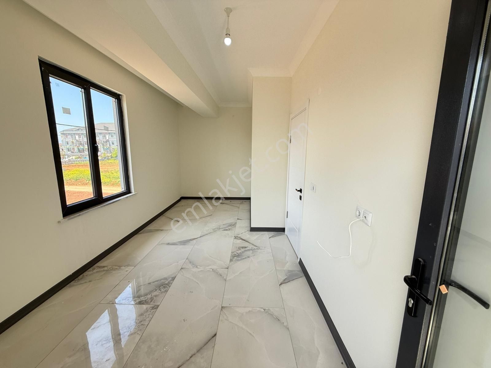Karasu Aziziye Mah. Müstakil Bahçe Kullanımlı, Havuzlu Site İçi 3+1 Satılık Sıfır Villa - Görsel 13