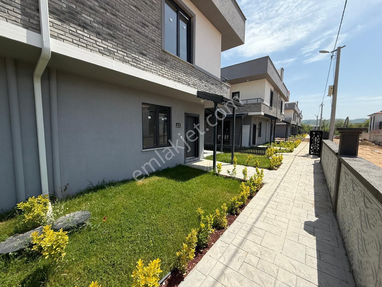Karasu Aziziye Mah. Müstakil Bahçe Kullanımlı, Havuzlu Site İçi 3+1 Satılık Sıfır Villa - Görsel 25