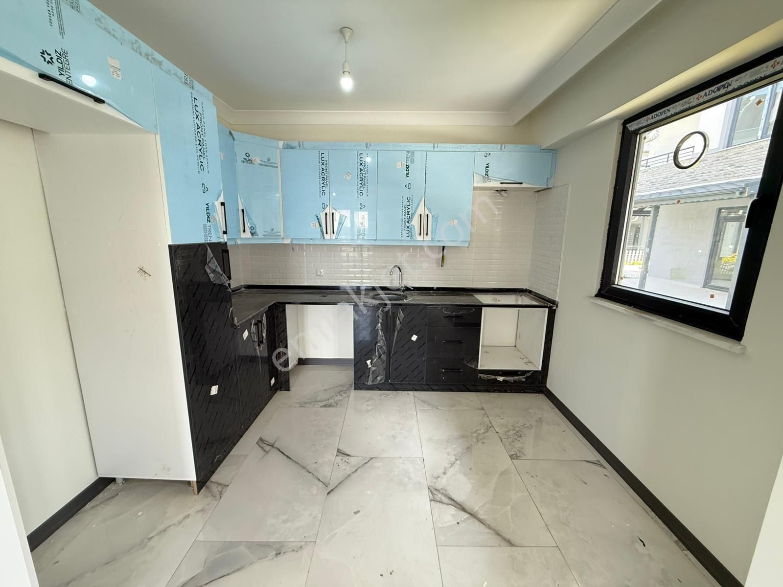 Karasu Aziziye Mah. Müstakil Bahçe Kullanımlı, Havuzlu Site İçi 3+1 Satılık Sıfır Villa - Görsel 7
