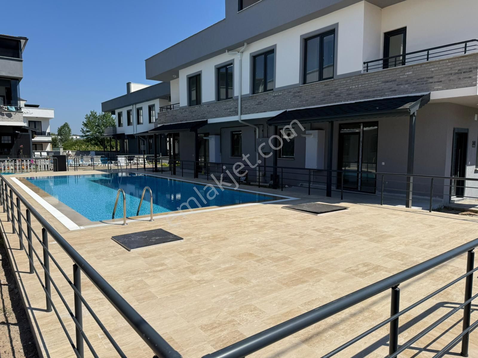 Karasu Aziziye Mah. Müstakil Bahçe Kullanımlı, Havuzlu Site İçi 3+1 Satılık Sıfır Villa - Görsel 31