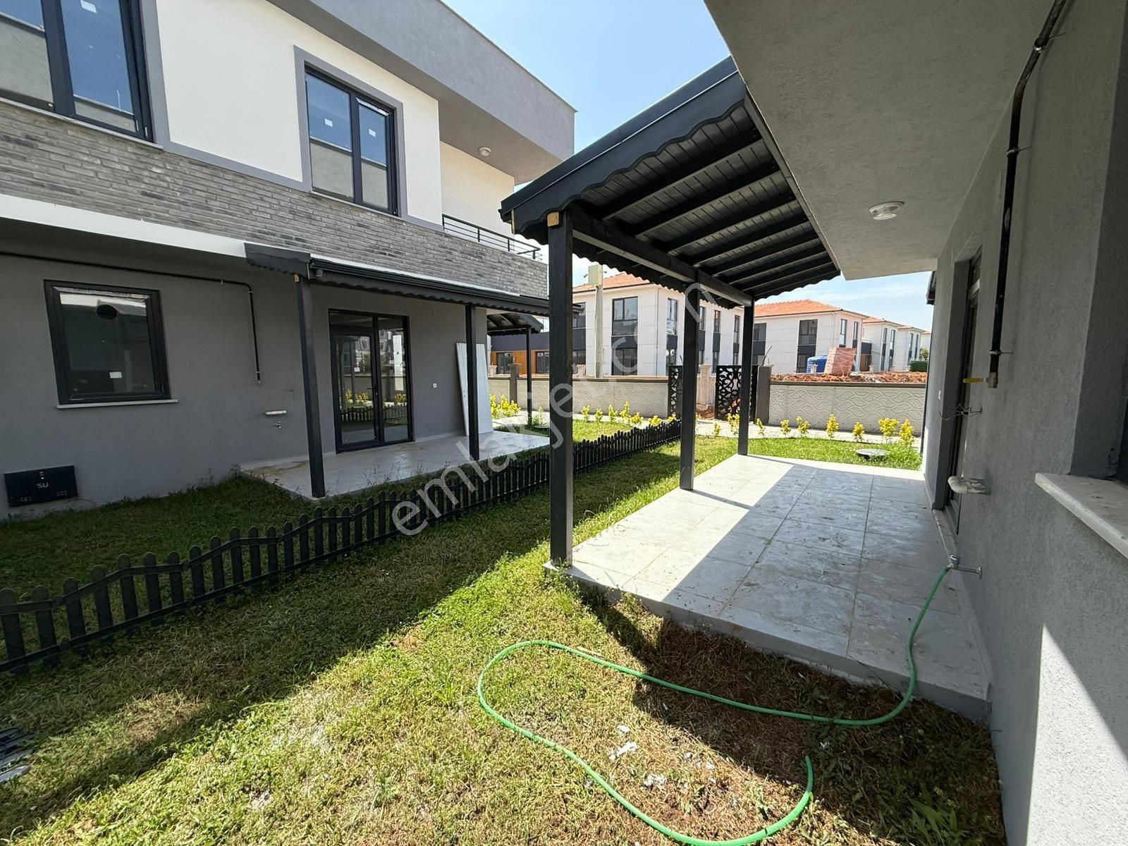 Karasu Aziziye Mah. Müstakil Bahçe Kullanımlı, Havuzlu Site İçi 3+1 Satılık Sıfır Villa - Görsel 26