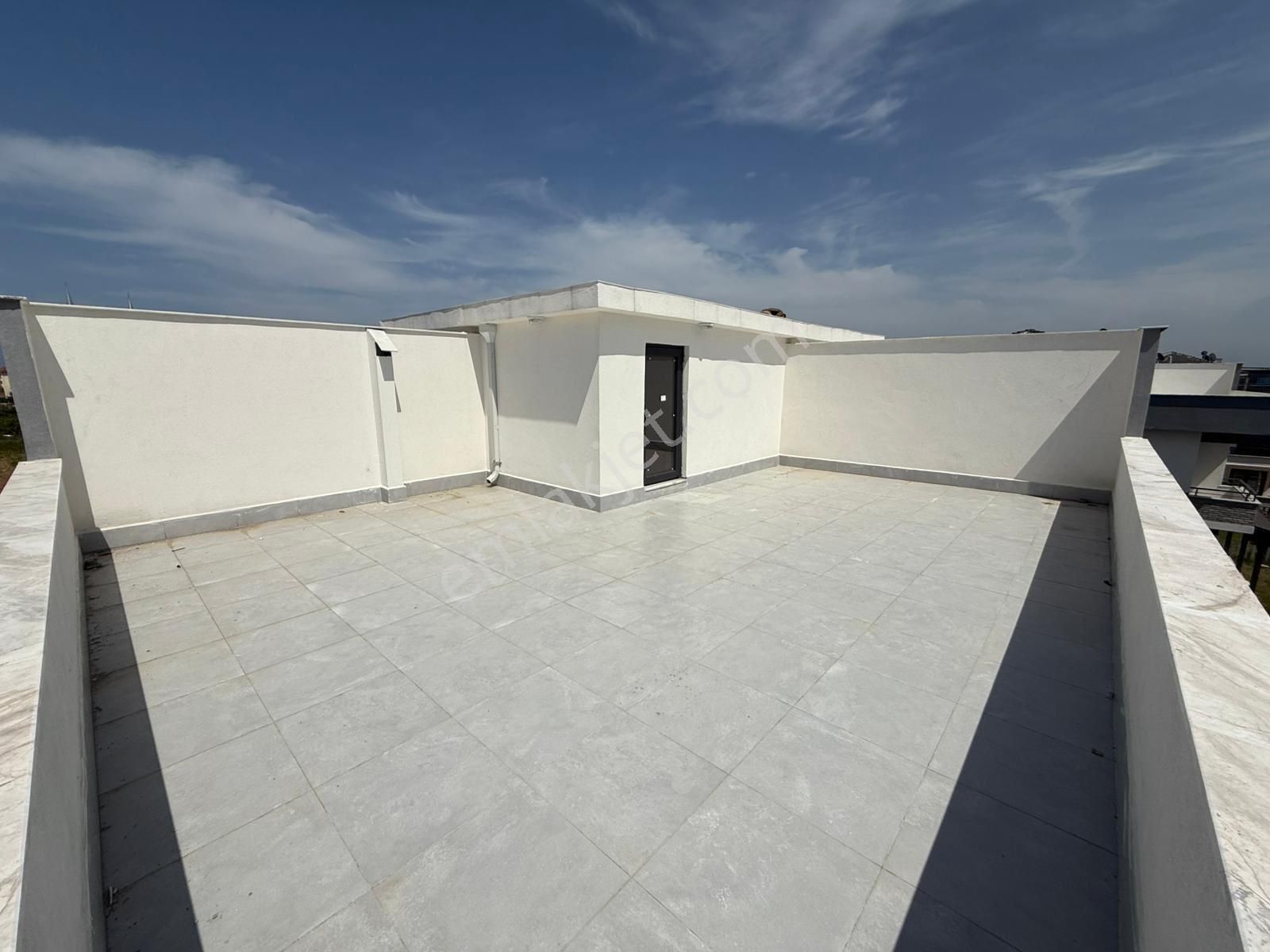 Karasu Aziziye Mah. Müstakil Bahçe Kullanımlı, Havuzlu Site İçi 3+1 Satılık Sıfır Villa - Görsel 21